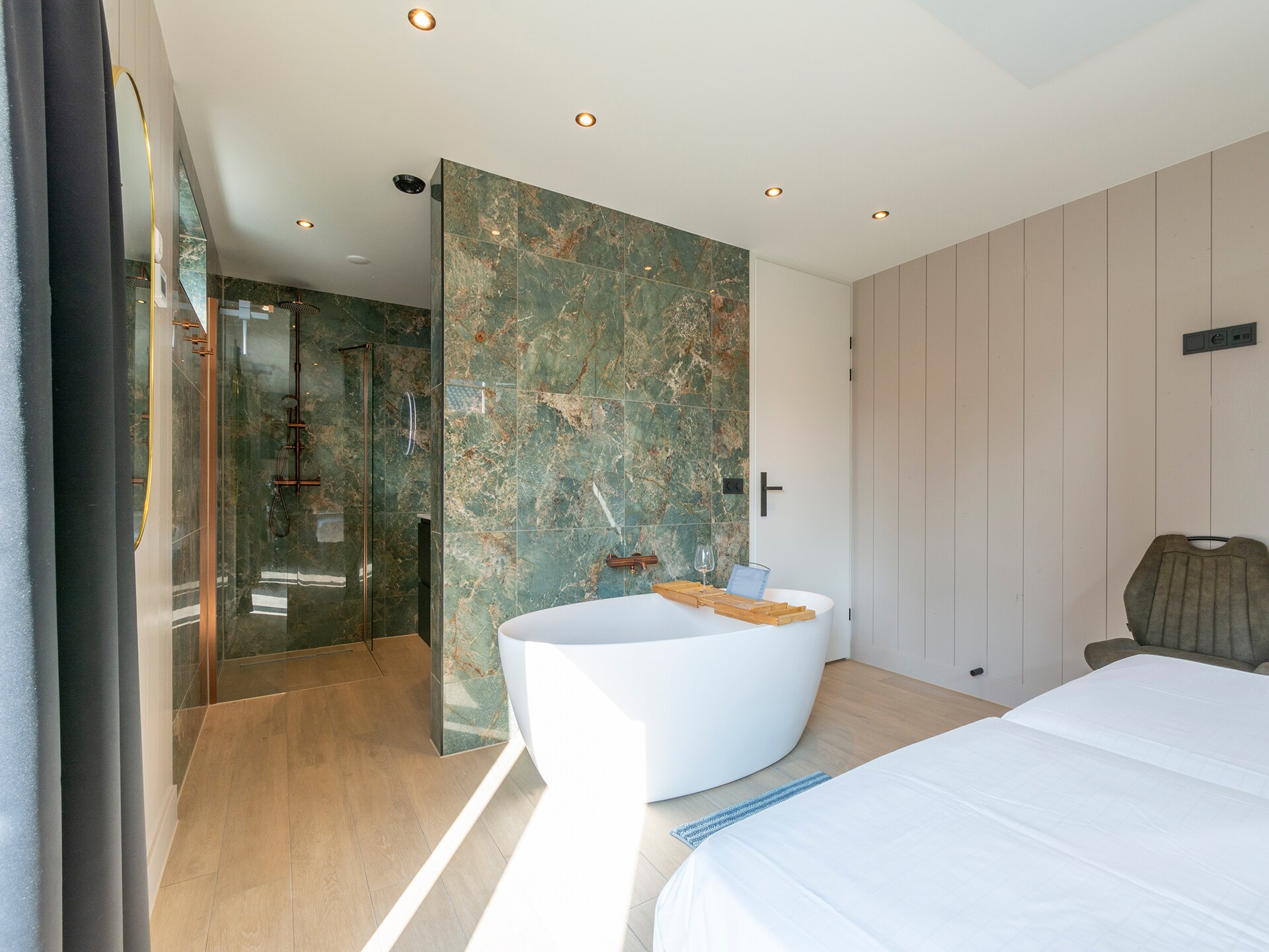 Wellness Villa Azure: luxe vakantiehuis met sauna nabij het strand - foto 18