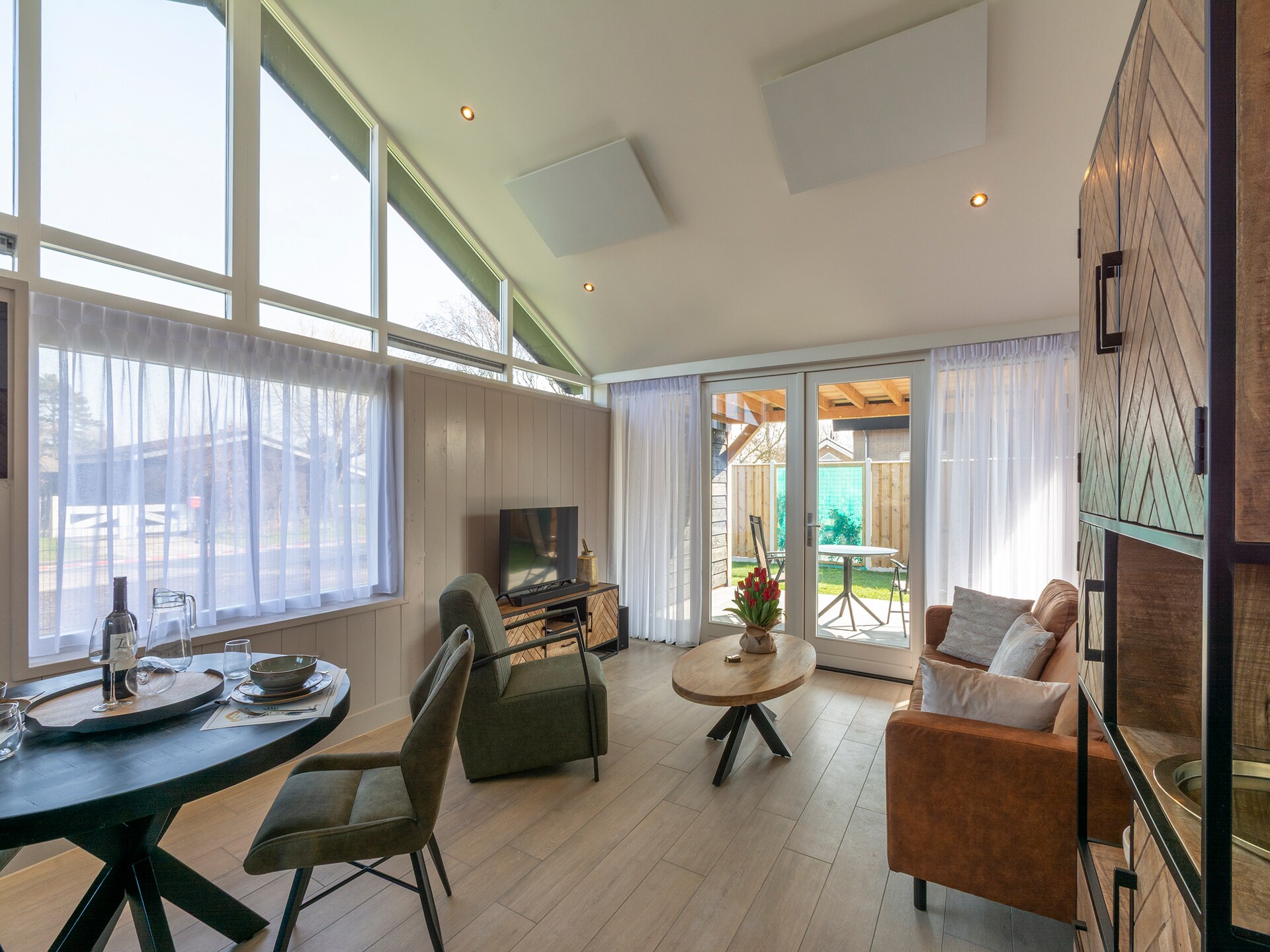 Wellness Villa Azure: luxe vakantiehuis met sauna nabij het strand - foto 9