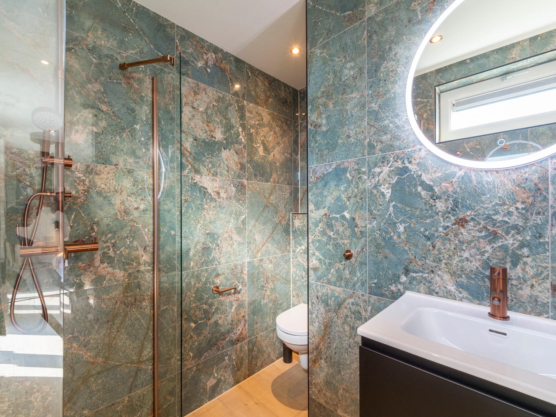 Wellness Villa Azure: luxe vakantiehuis met sauna nabij het strand - foto 22