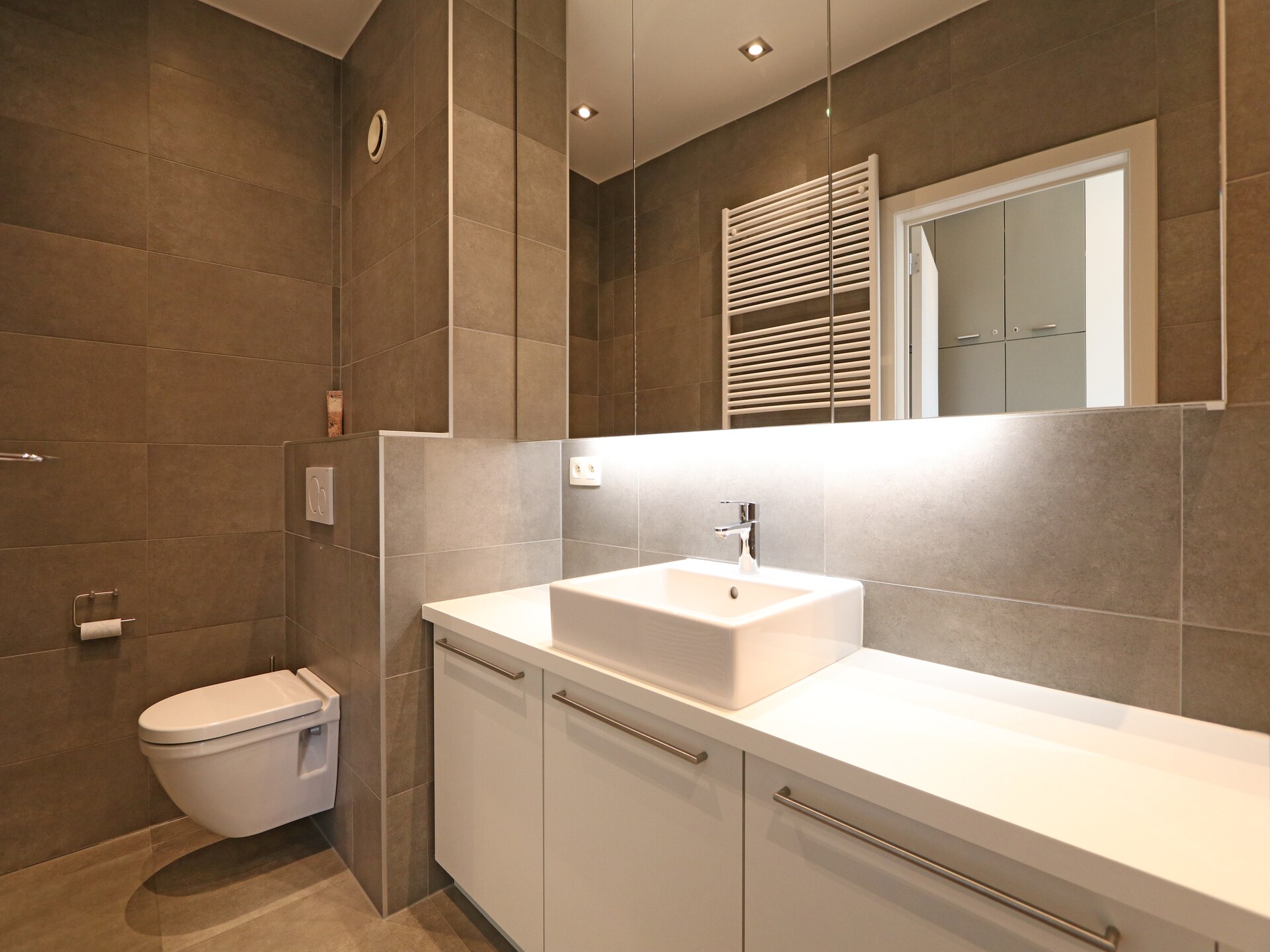 Stijlvol appartement in Het Zoute met panoramisch zee- en Zwinzicht - foto 10