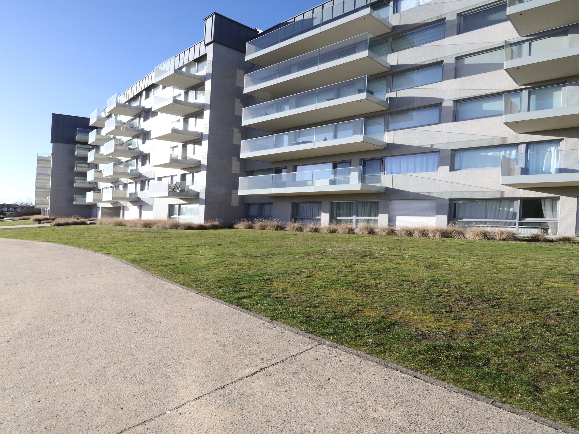 Stijlvol appartement in Het Zoute met panoramisch zee- en Zwinzicht - foto 1