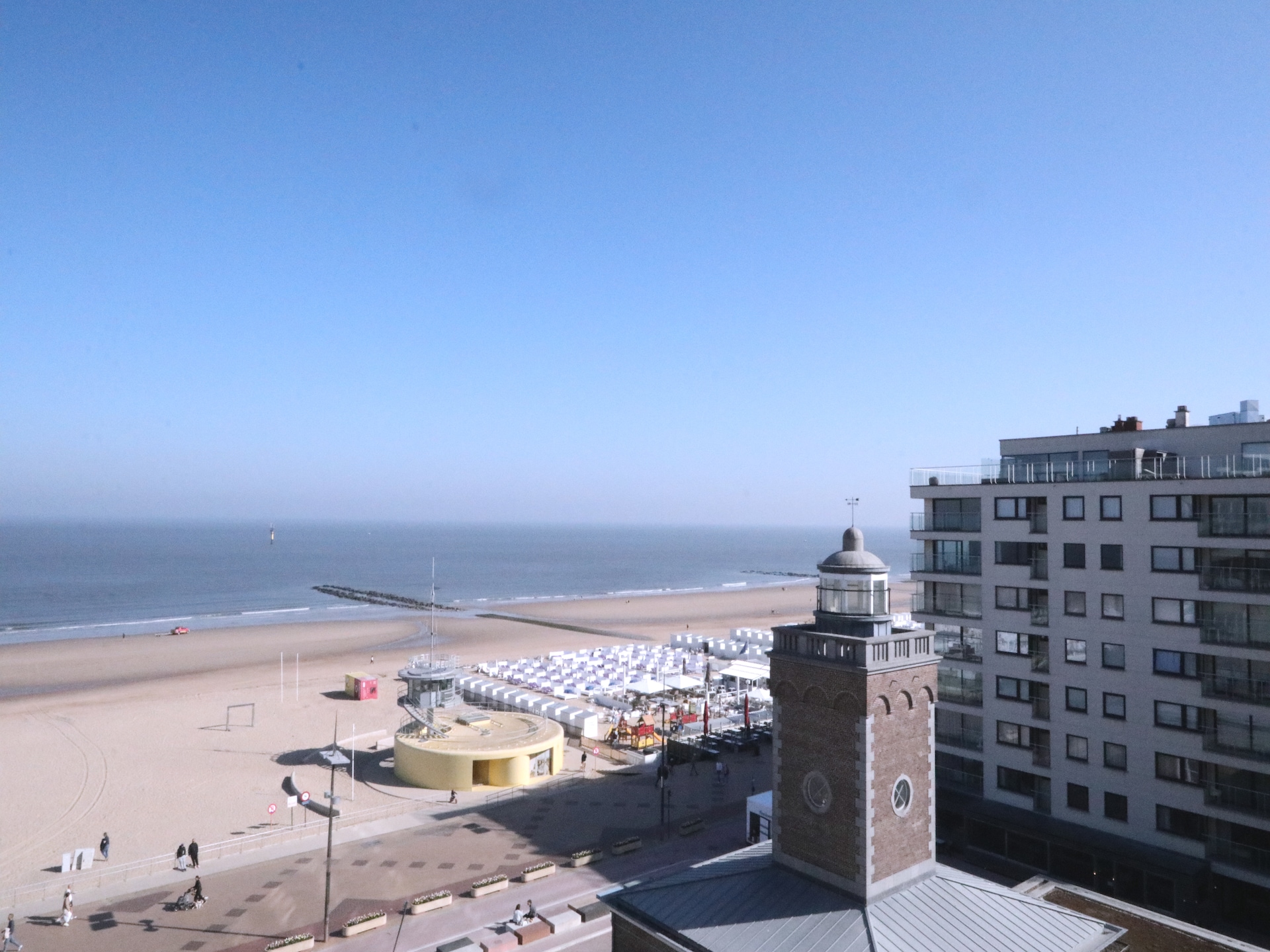 Elegant appartement aan zee in Het Zoute met garage en zeezicht - foto 1