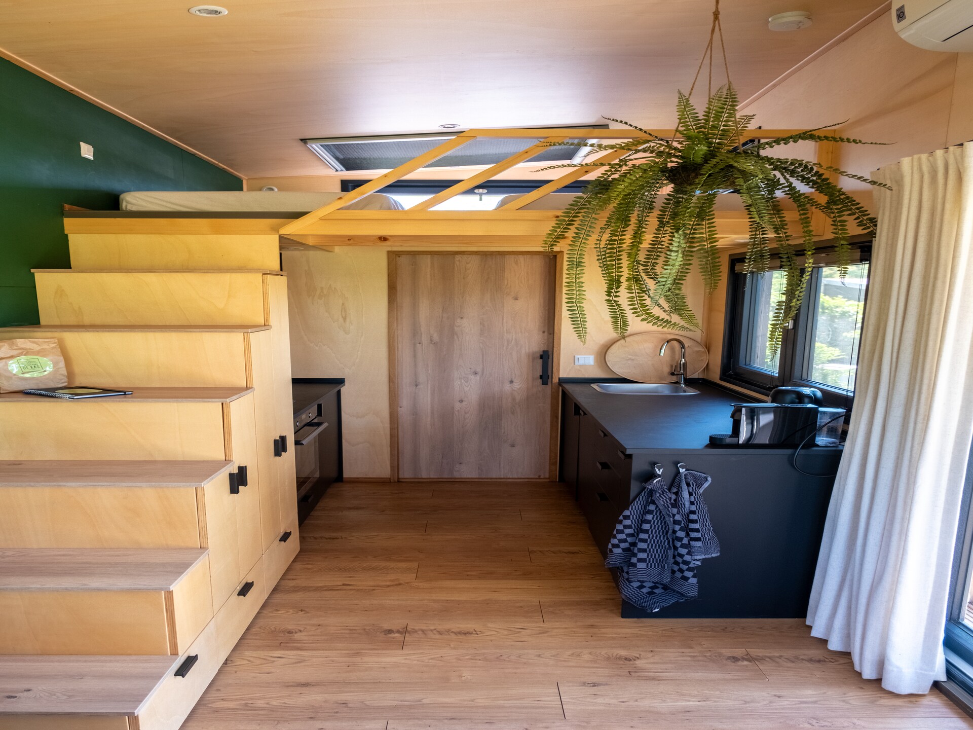 Unieke groepsaccommodatie met 5 Tiny Greenhouses in Friesland - foto 15