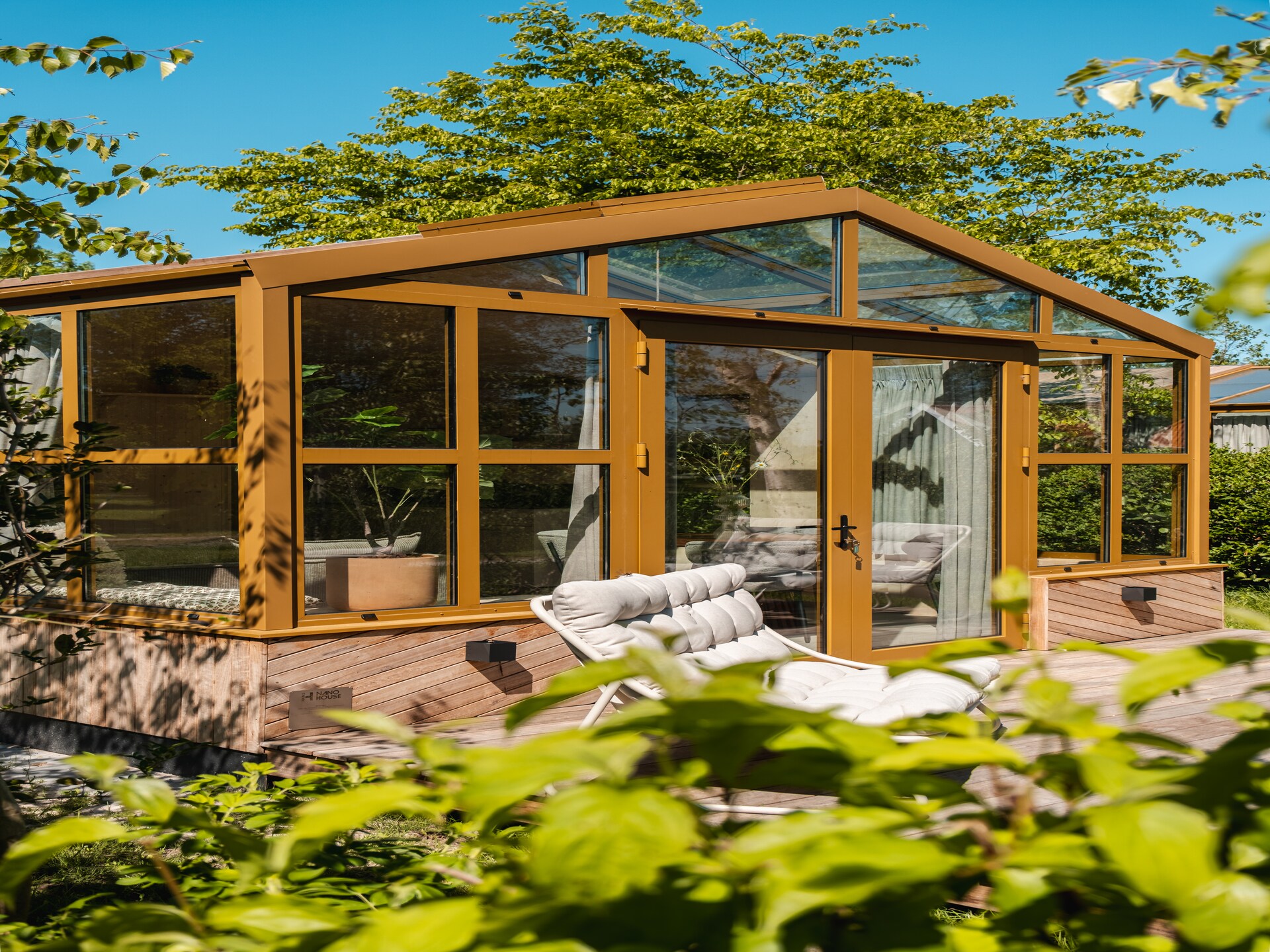 Groepsruimte met 4 greenhouses voor 16 personen in Friesland - foto 2