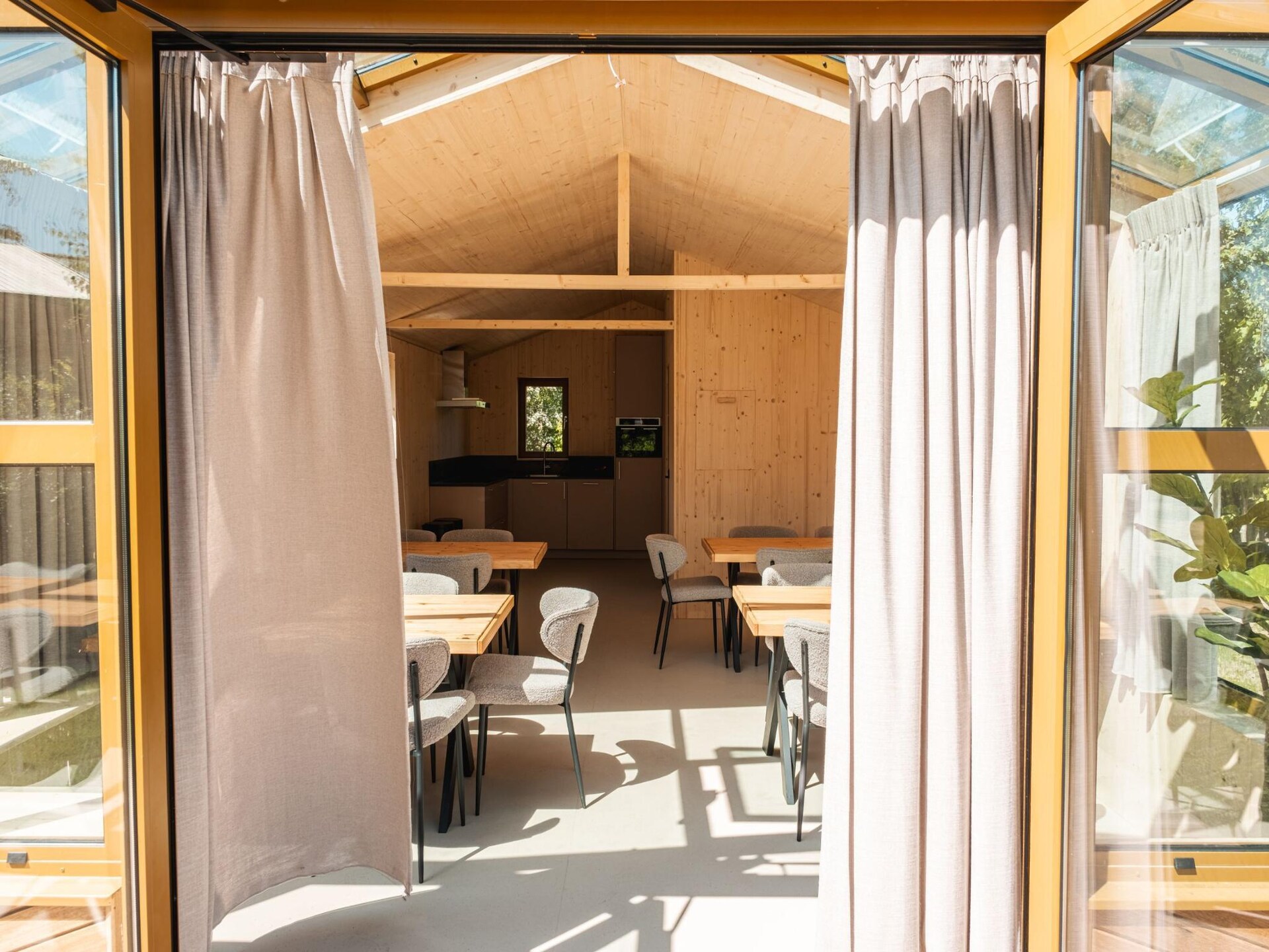 4 Tiny Greenhouses met groepsruimte in Friese natuur, 16 personen - foto 18