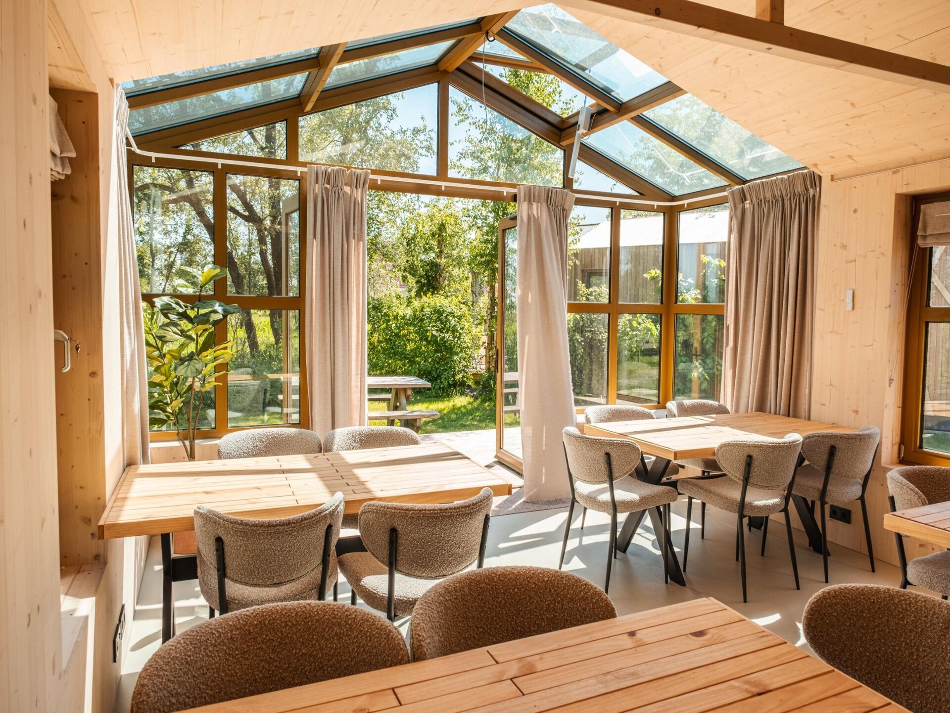 4 Tiny Greenhouses met groepsruimte in Friese natuur, 16 personen - foto 19