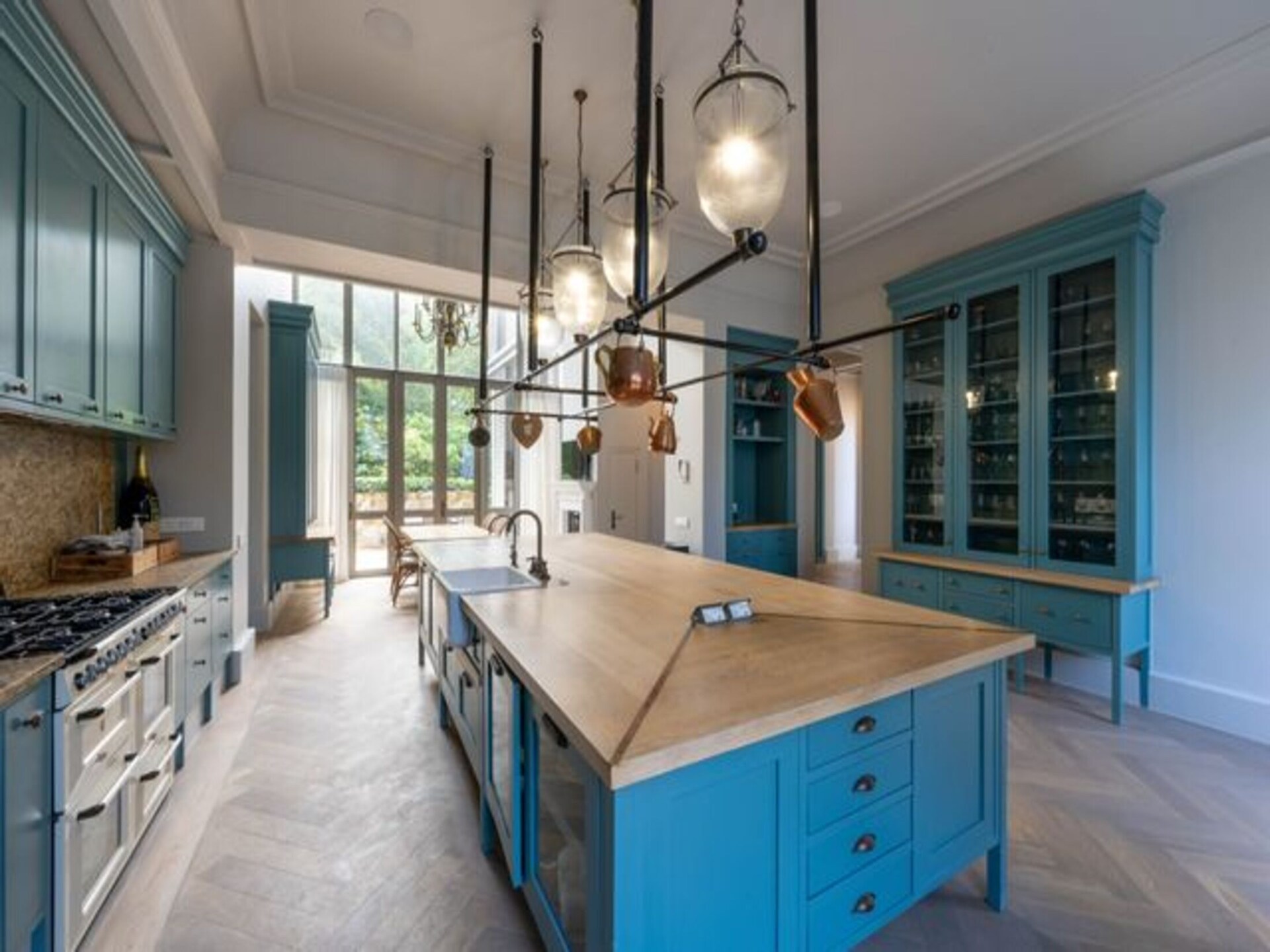 Schitterende 4-slaapkamer villa met zwembad in het prestigieuze Bishopscourt, Kaapstad - foto 15