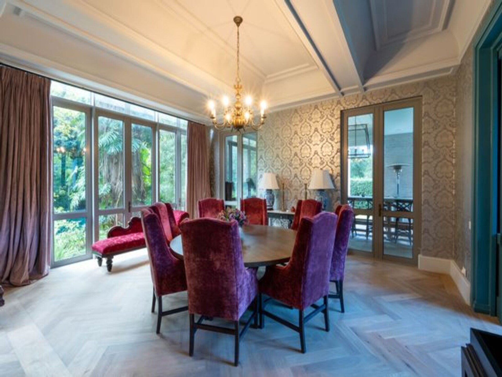 Schitterende 4-slaapkamer villa met zwembad in het prestigieuze Bishopscourt, Kaapstad - foto 3