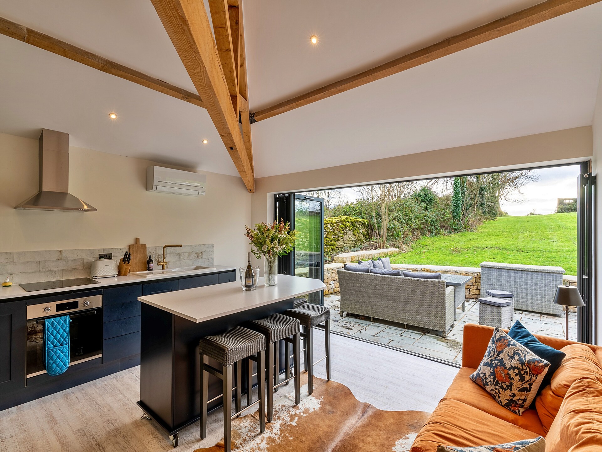 Gerenoveerde stalwoning met hot tub en weids uitzicht in de Cotswolds - foto 2