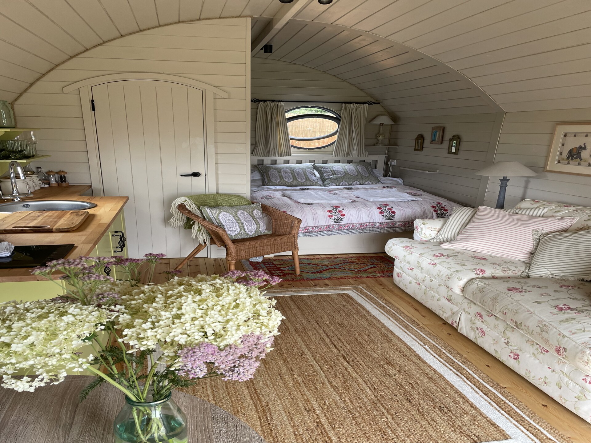 Luxe houtgestookte hot tub hut op het Oxfordshire platteland bij Banbury - foto 9