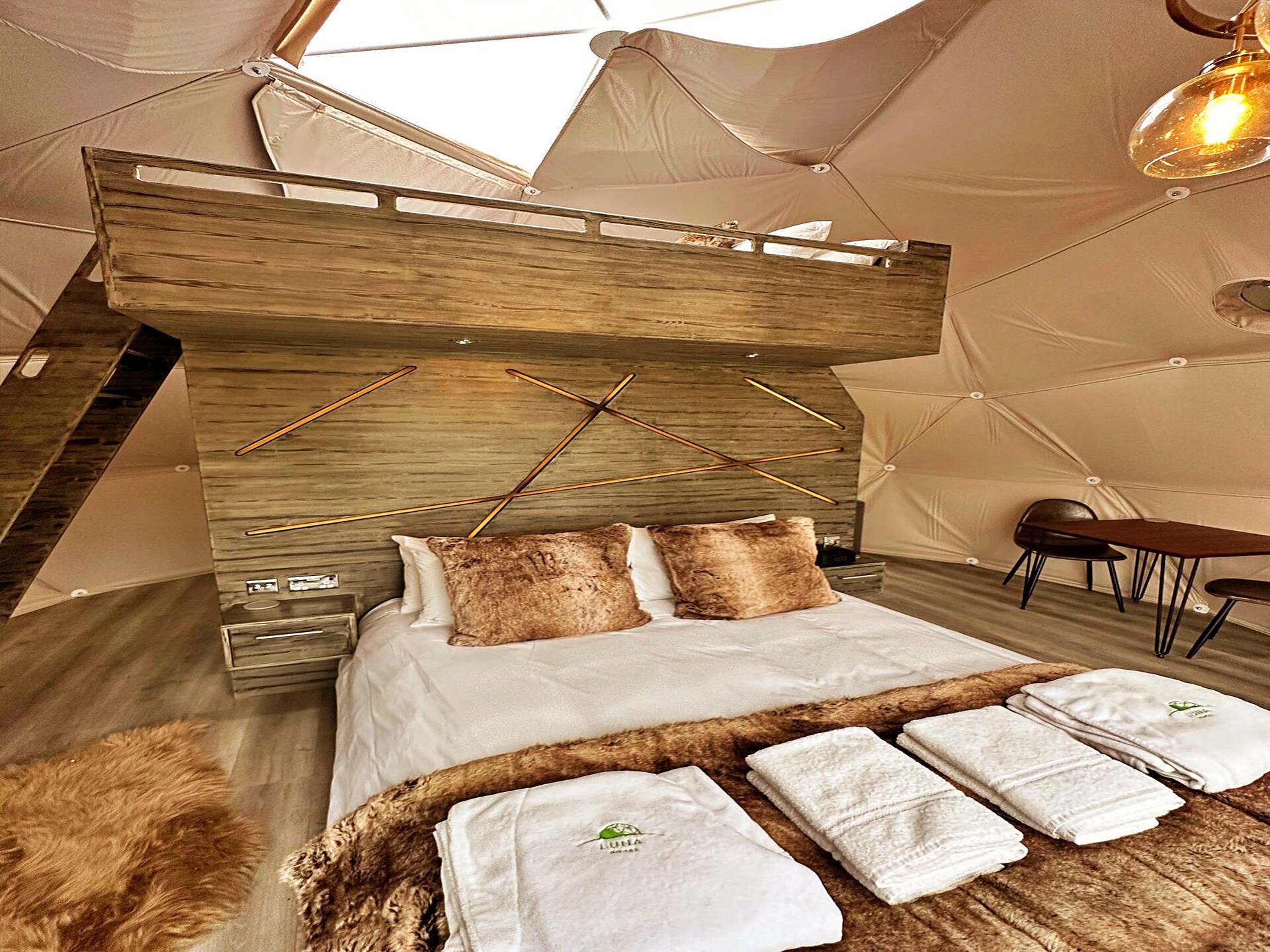 Unieke glamping in Ashdown Forest met hottub en panoramisch uitzicht - foto 6