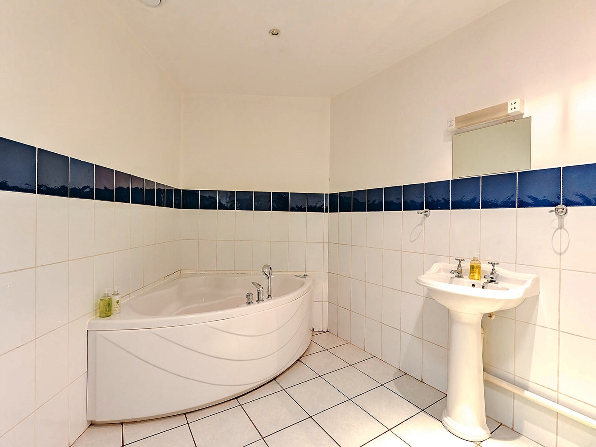 Honeysuckle Cottage: romantisch vakantiehuis op landgoed Netley Hall - foto 15