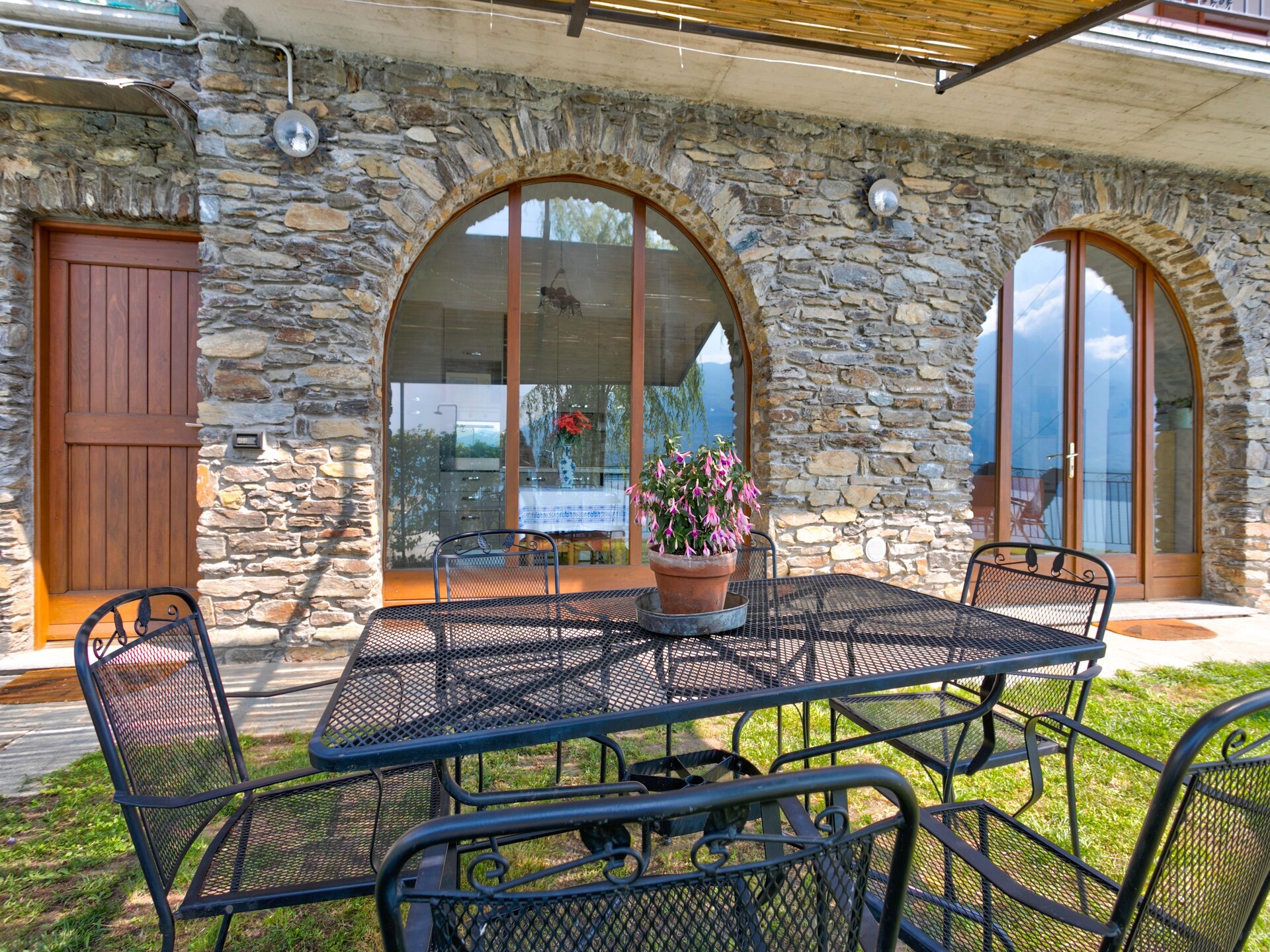 Panoramisch appartement aan het Comomeer met zwembad en tuin in Gravedona - foto 25