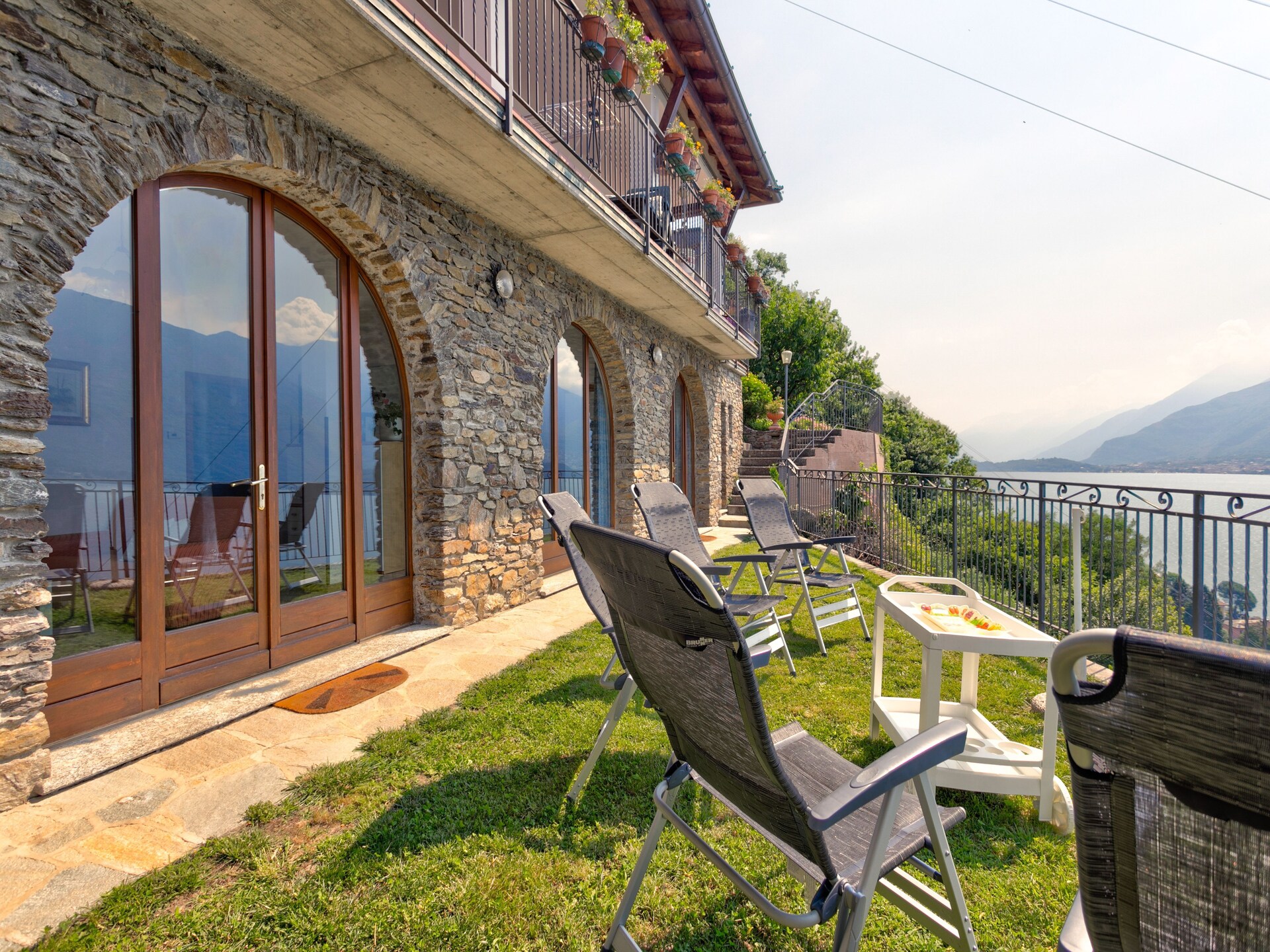 Panoramisch appartement aan het Comomeer met zwembad en tuin in Gravedona - foto 26