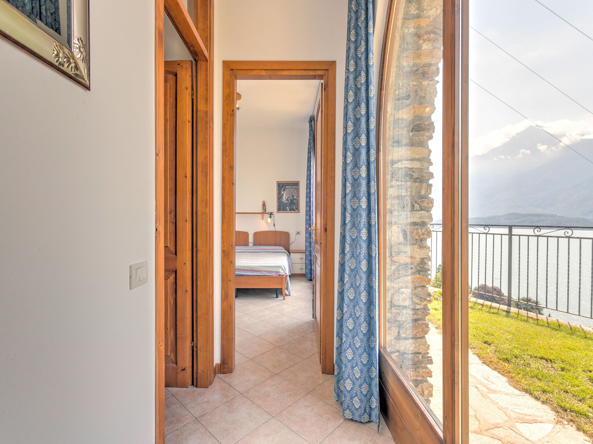 Panoramisch appartement aan het Comomeer met zwembad en tuin in Gravedona - foto 10