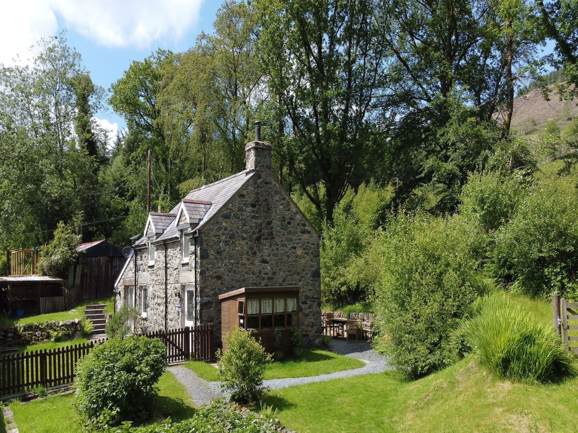 Stenen landhuis op landgoed Nannau bij Dolgellau, vlakbij Coed Y Brenin - foto 30