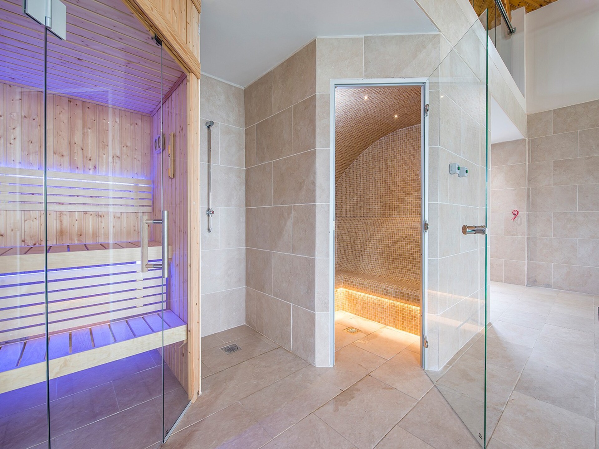 Luxe Georgisch landhuis met zwembad, sauna & privébioscoop voor 24 personen in Carmarthen - foto 68