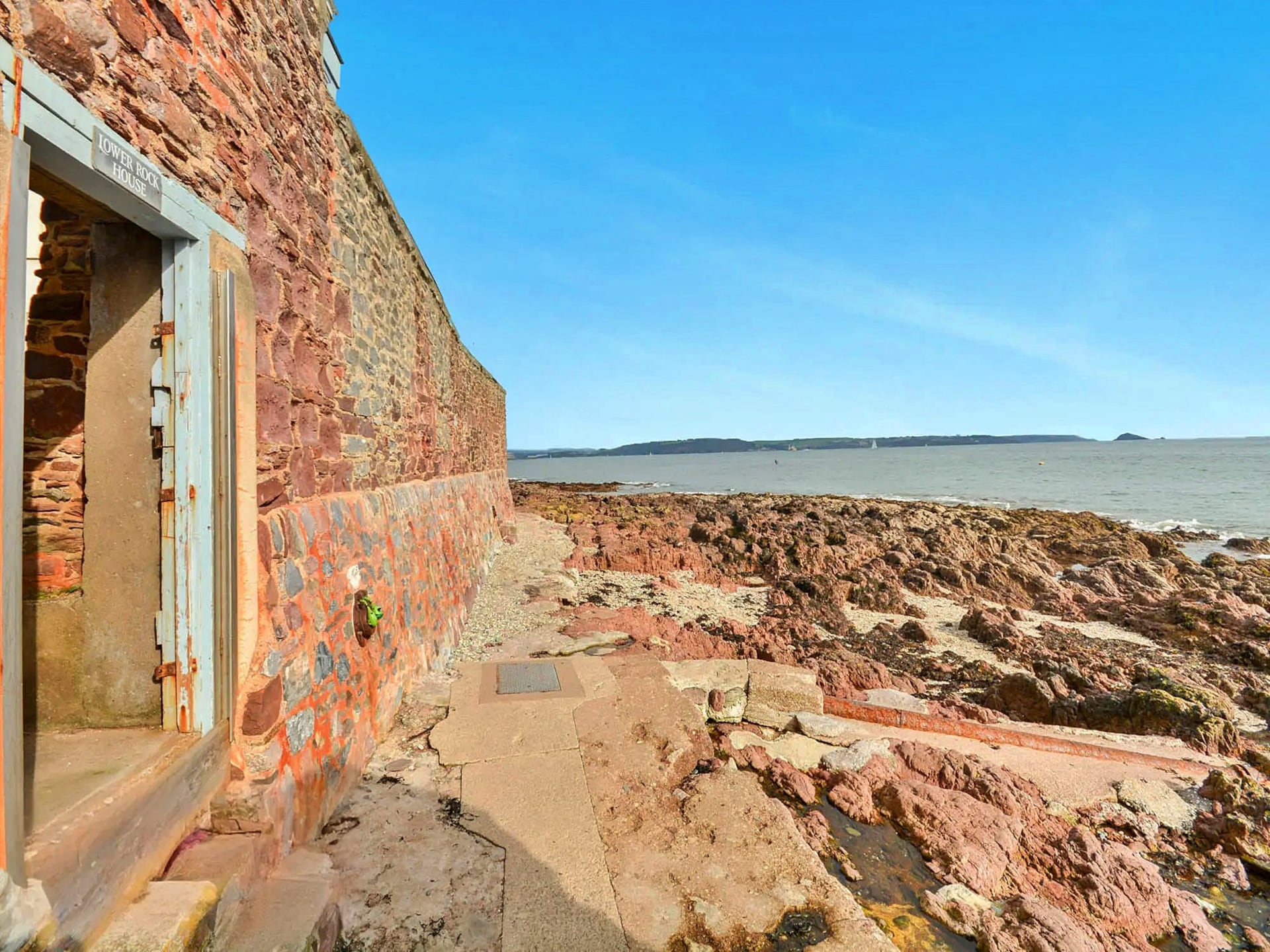 Op 500 m van het strand: Ruim landhuis Rock House in Kingsand - foto 19
