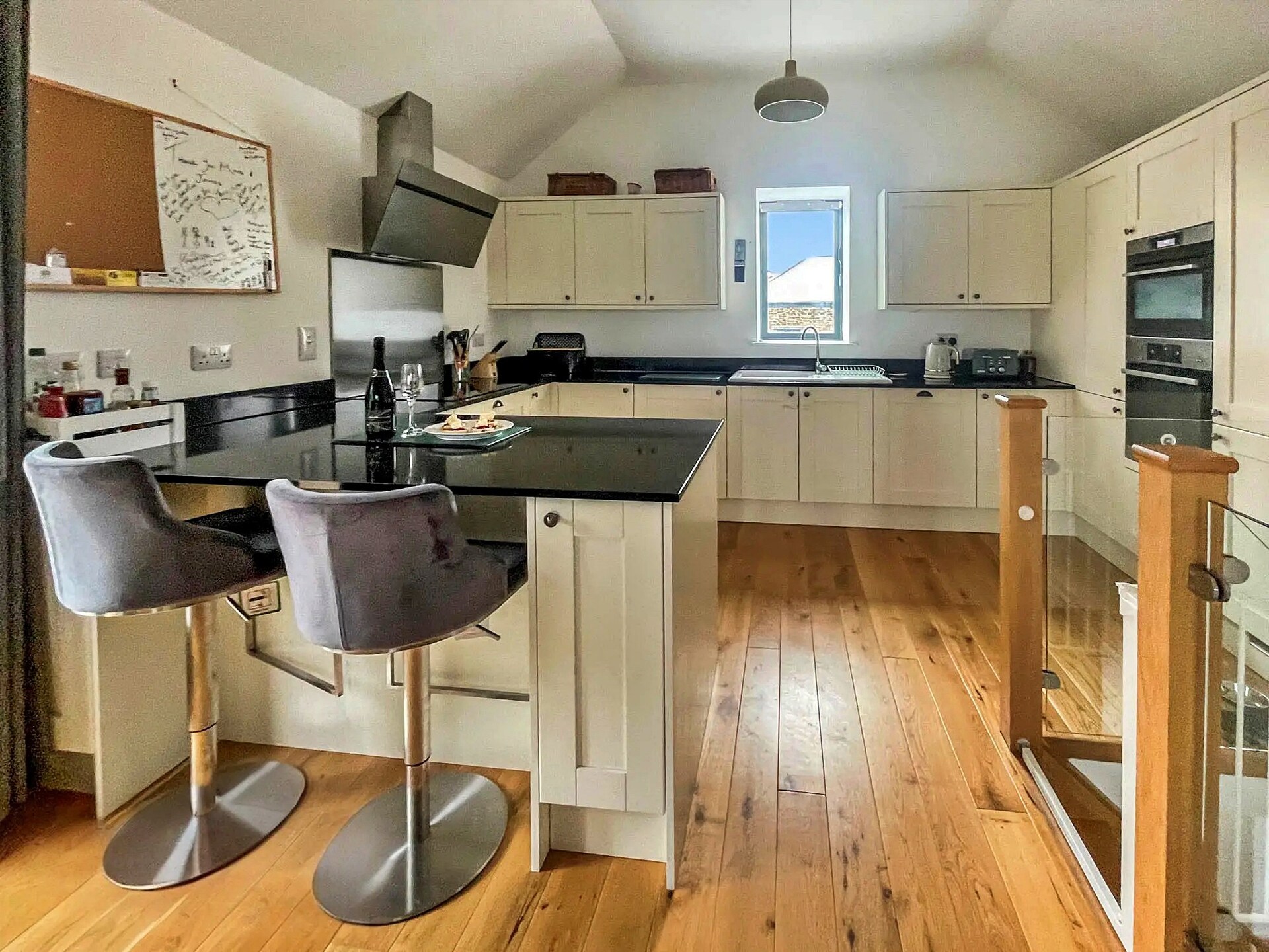 Ruim vakantiehuis met panoramisch uitzicht en privétuin bij Kingsand - foto 2
