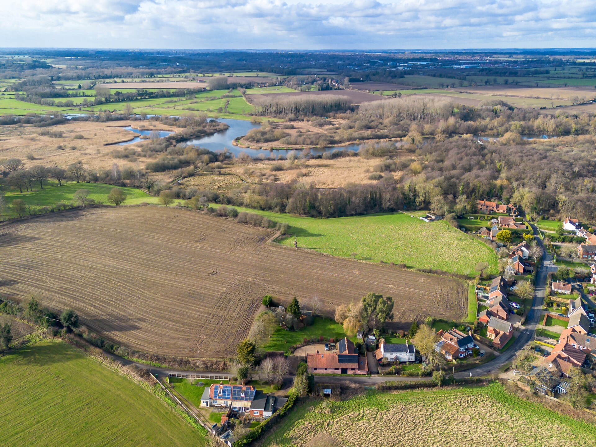 Vrijstaand landhuis aan de rivier de Yare bij Surlingham, Norfolk - foto 23