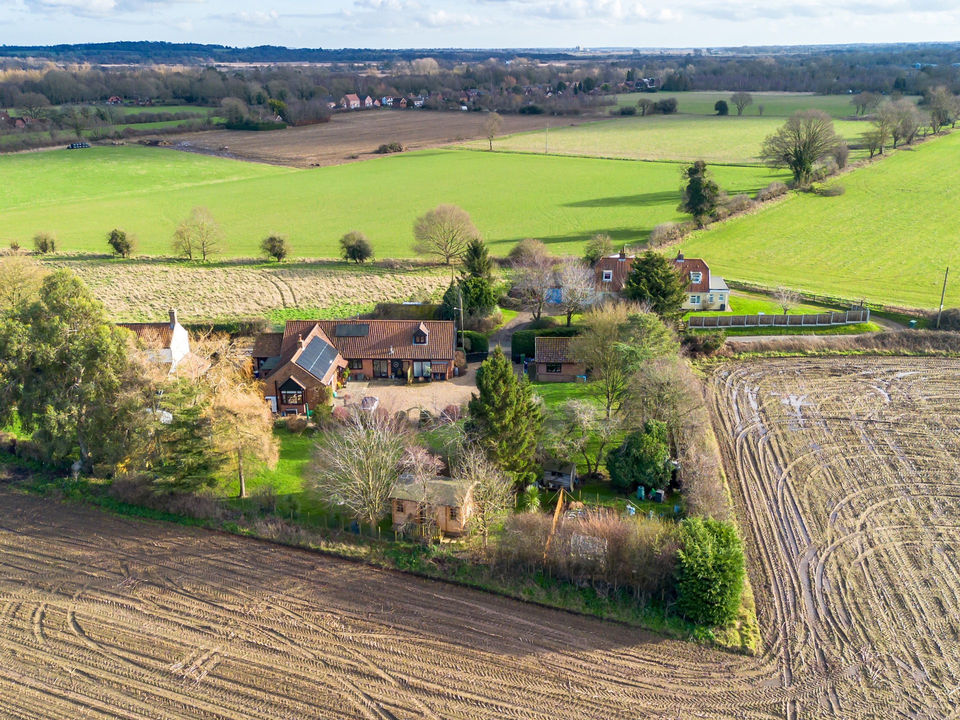 Vrijstaand landhuis aan de rivier de Yare bij Surlingham, Norfolk - foto 27