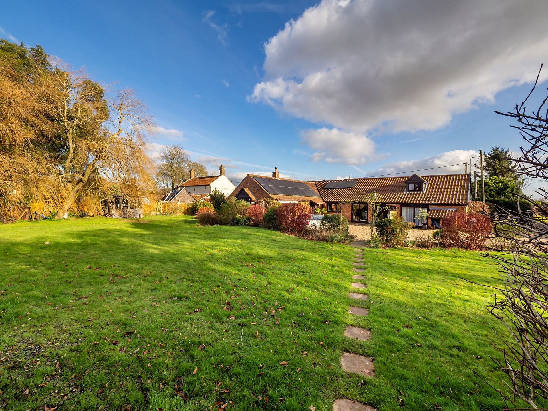 Vrijstaand landhuis aan de rivier de Yare bij Surlingham, Norfolk - foto 28