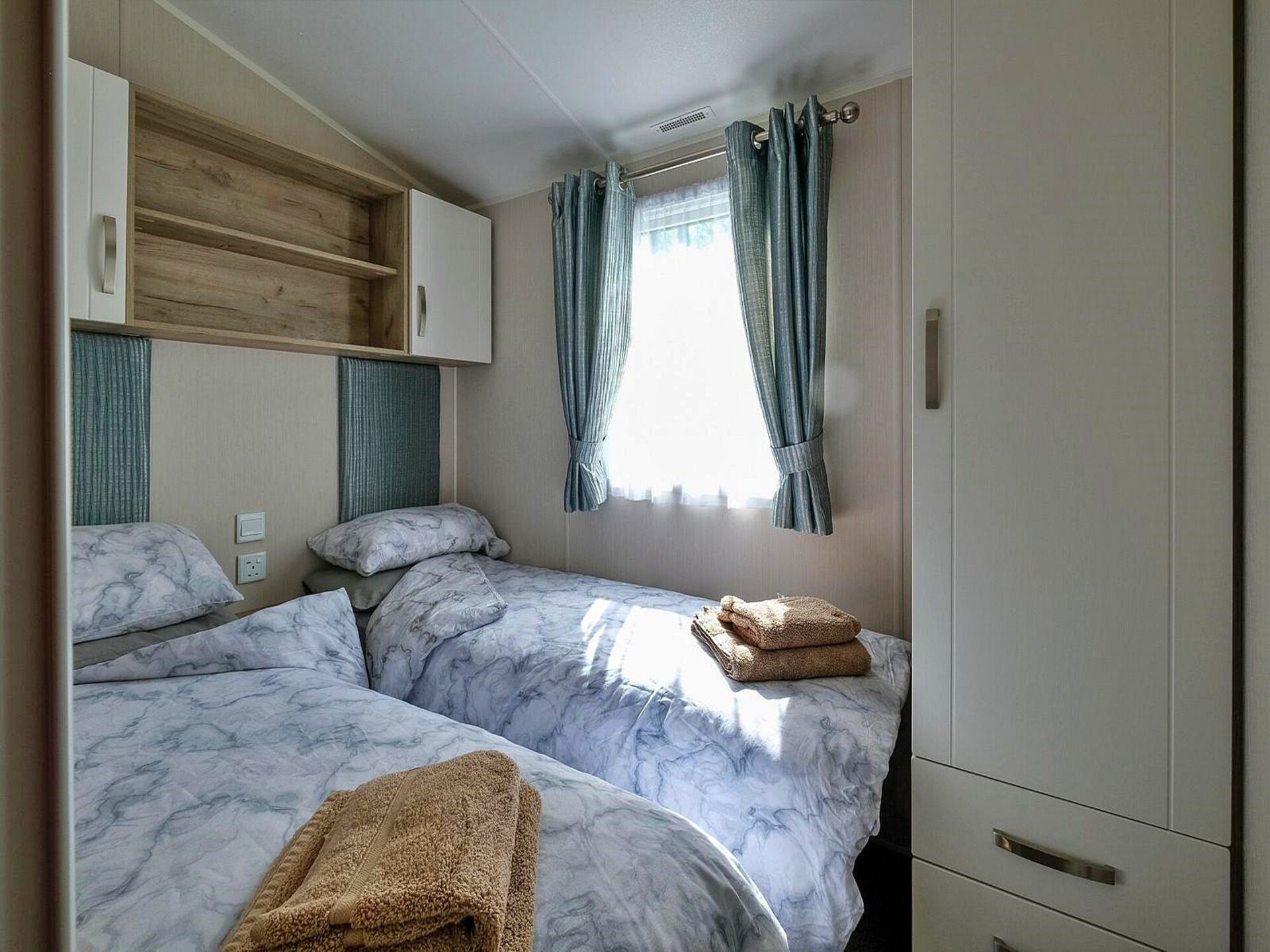 Ruime stacaravan voor 6 op Isle of Wight, vlakbij strand en Cowes - foto 13