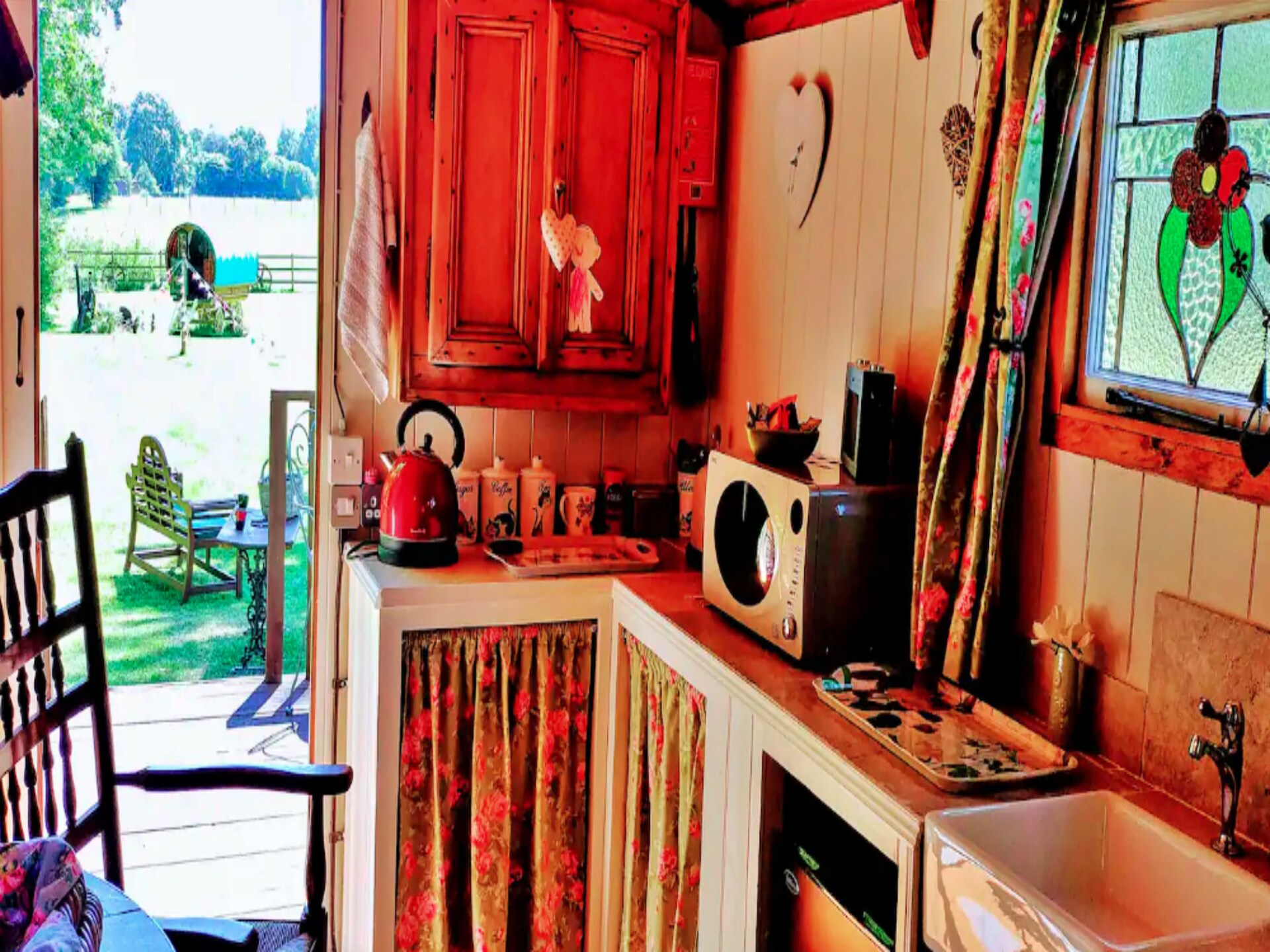 Romantische Shepherd's Hut voor 4 op Hilltop Farm bij Romsey en New Forest - foto 8
