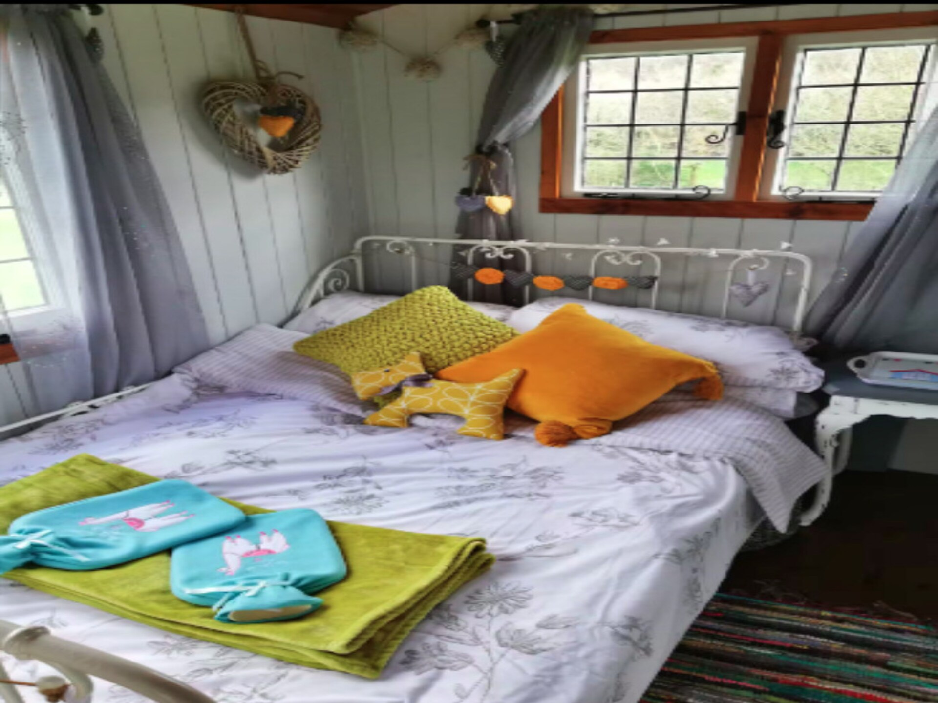 Romantische Shepherd's Hut voor 4 op Hilltop Farm bij Romsey en New Forest - foto 4