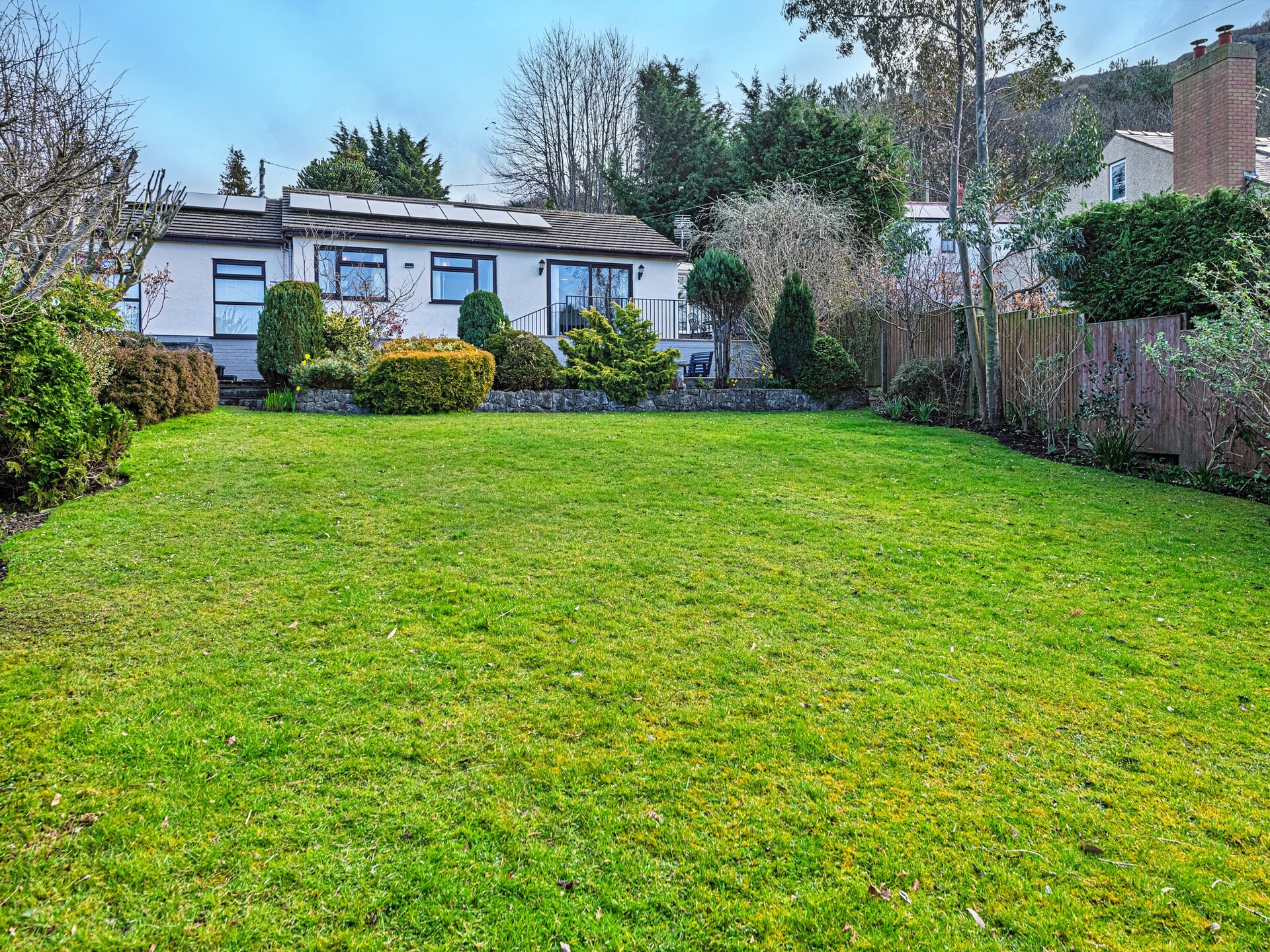 Bungalow met hottub, tuin en uitzicht op de bergen bij Dyserth - foto 36