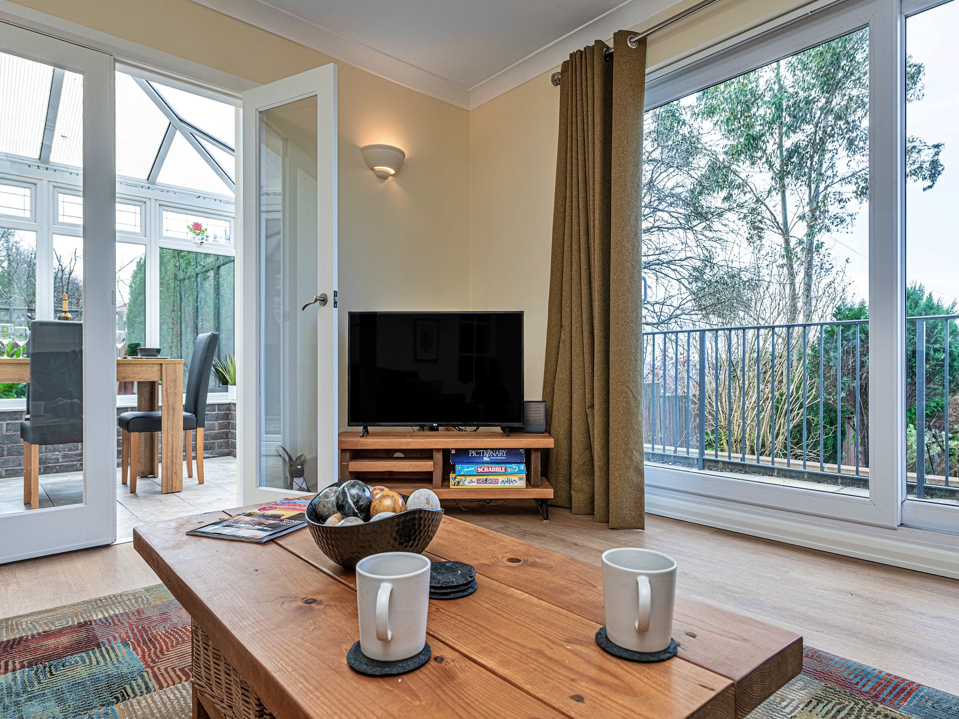 Bungalow met hottub, tuin en uitzicht op de bergen bij Dyserth - foto 11