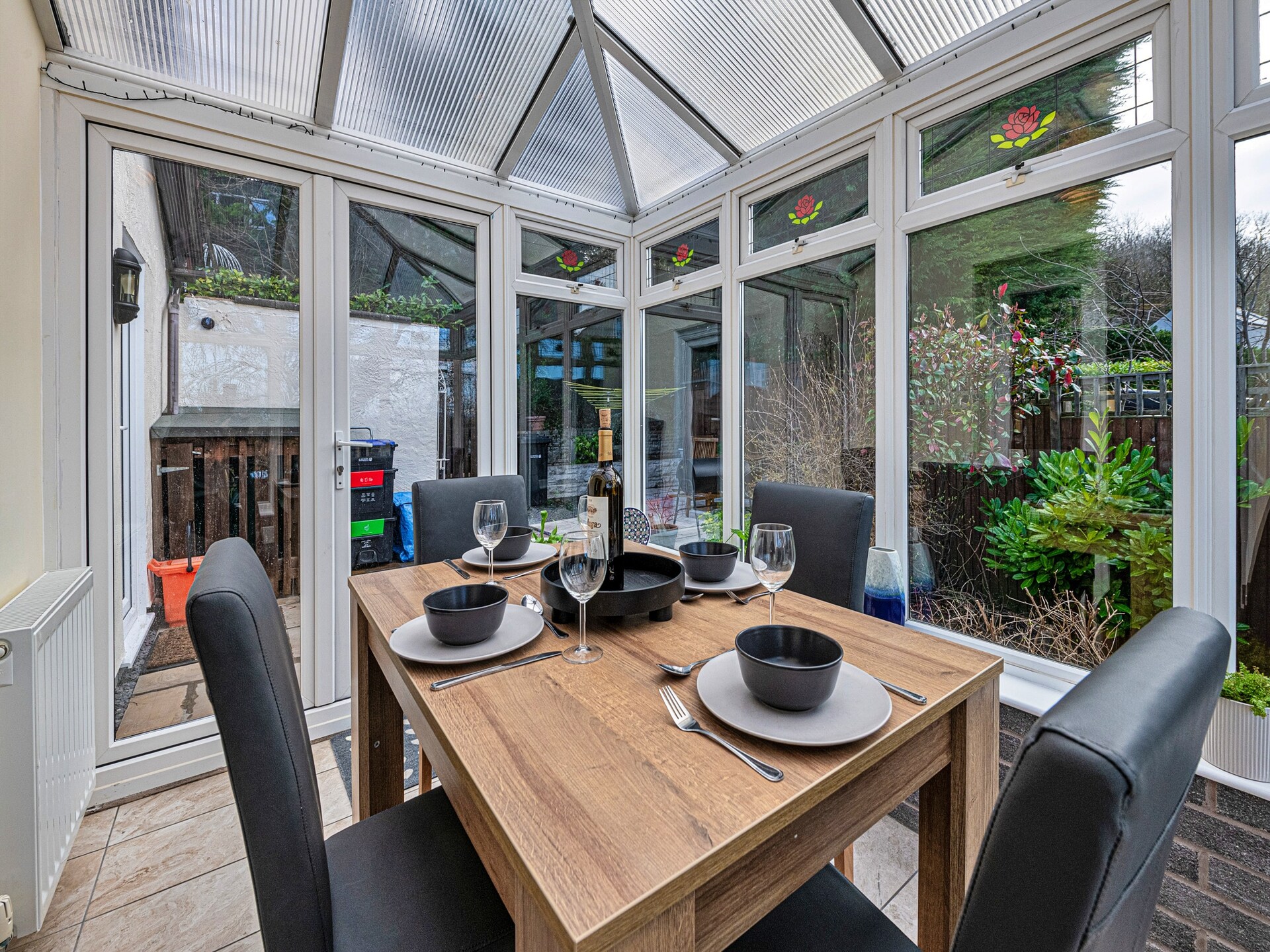Bungalow met hottub, tuin en uitzicht op de bergen bij Dyserth - foto 9