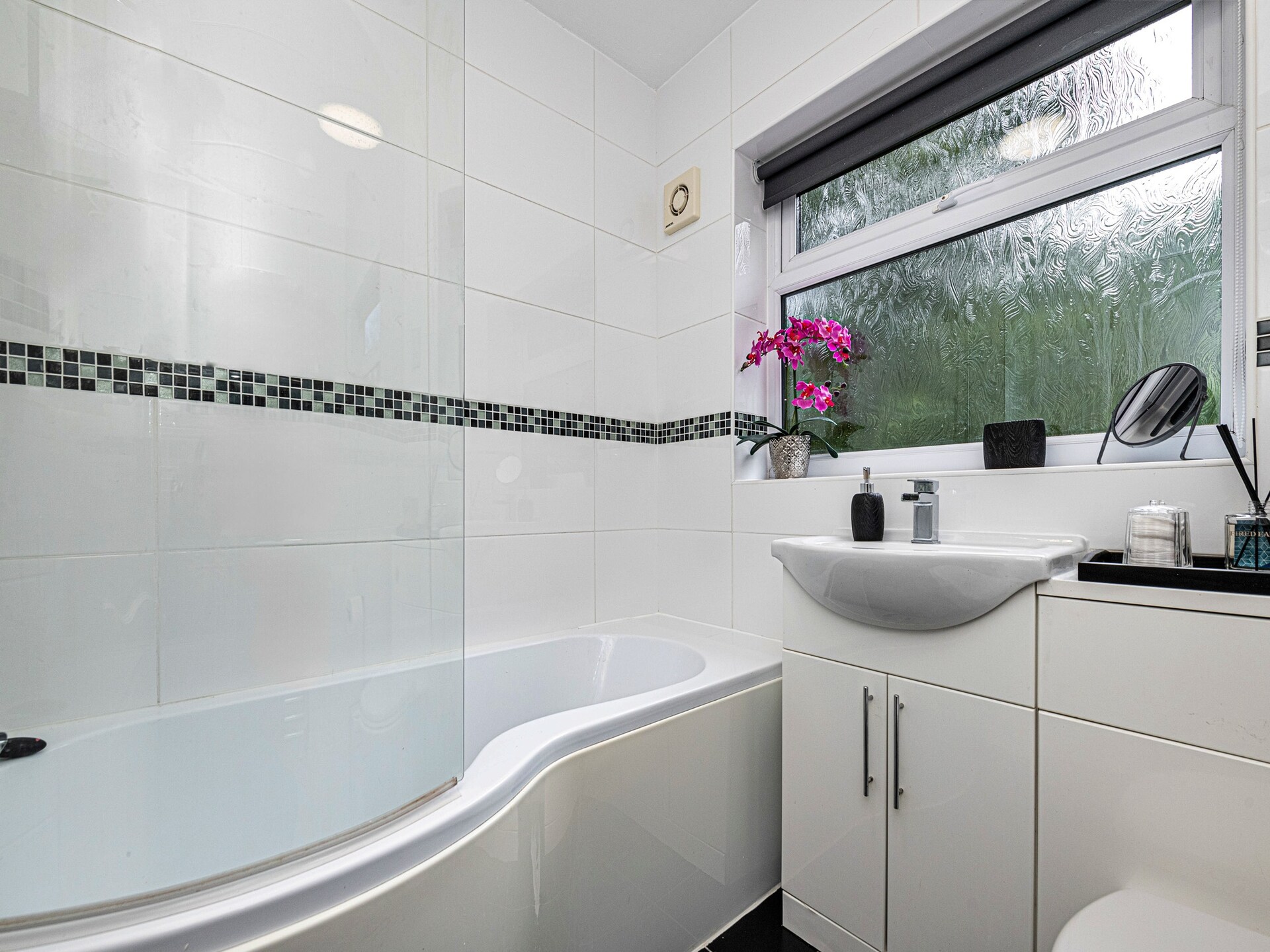 Bungalow met hottub, tuin en uitzicht op de bergen bij Dyserth - foto 26
