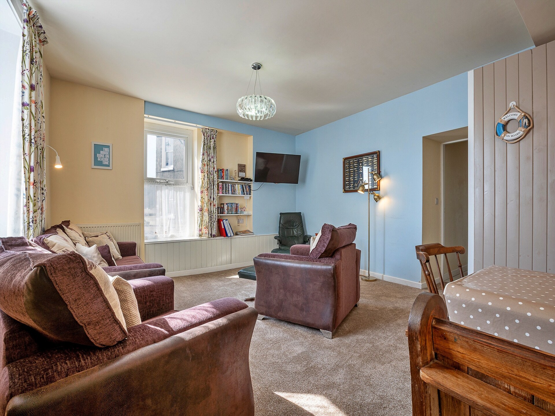 Luxe appartement aan zee in hartje Beaumaris, vlakbij kasteel en Snowdonia - foto 1