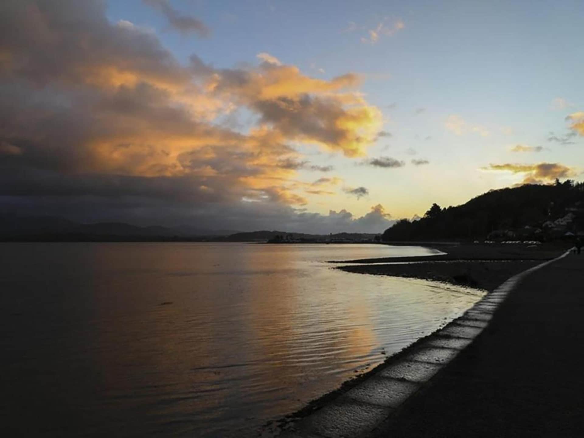 Luxe appartement aan zee in hartje Beaumaris, vlakbij kasteel en Snowdonia - foto 25