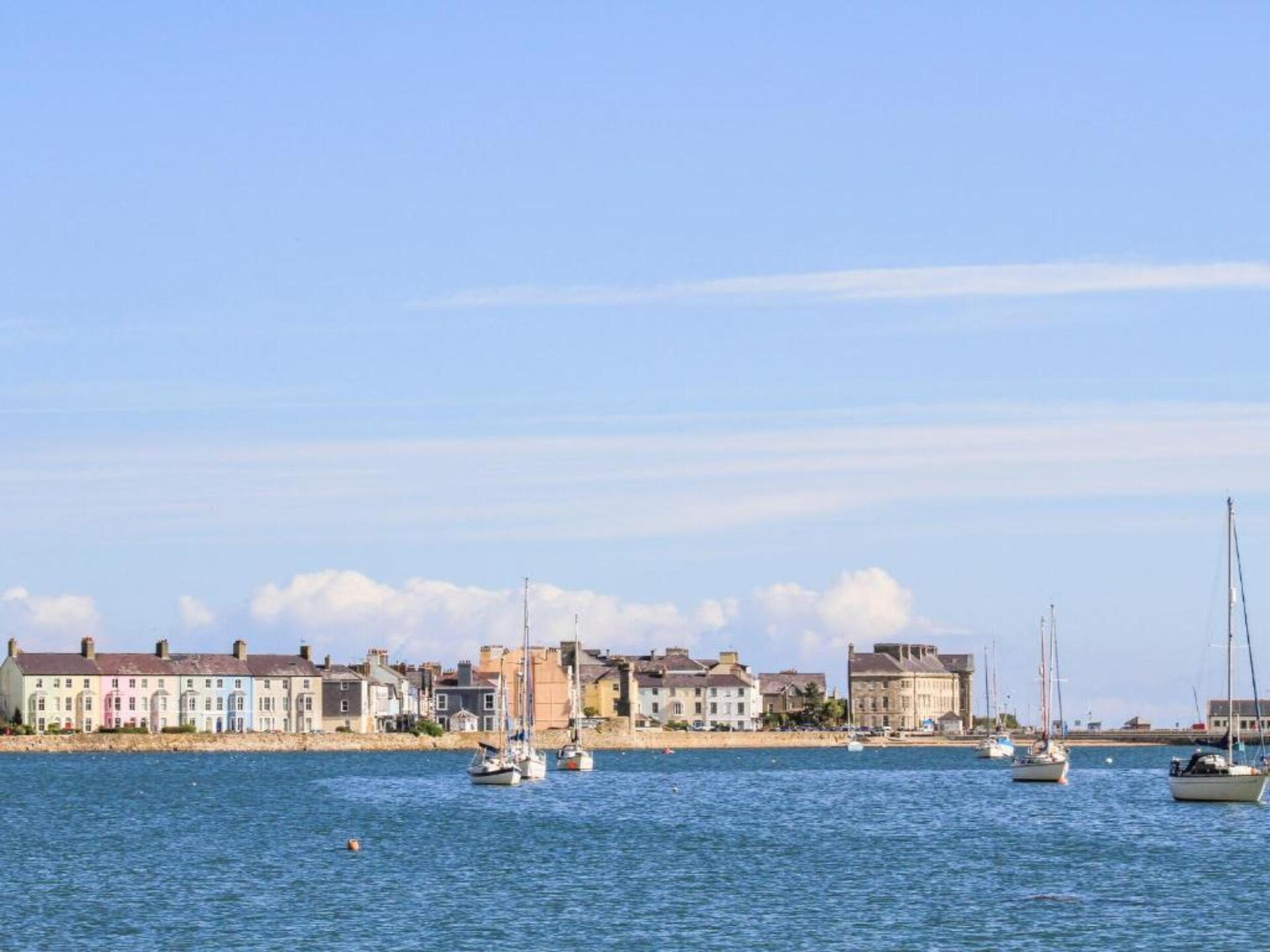 Luxe appartement aan zee in hartje Beaumaris, vlakbij kasteel en Snowdonia - foto 17