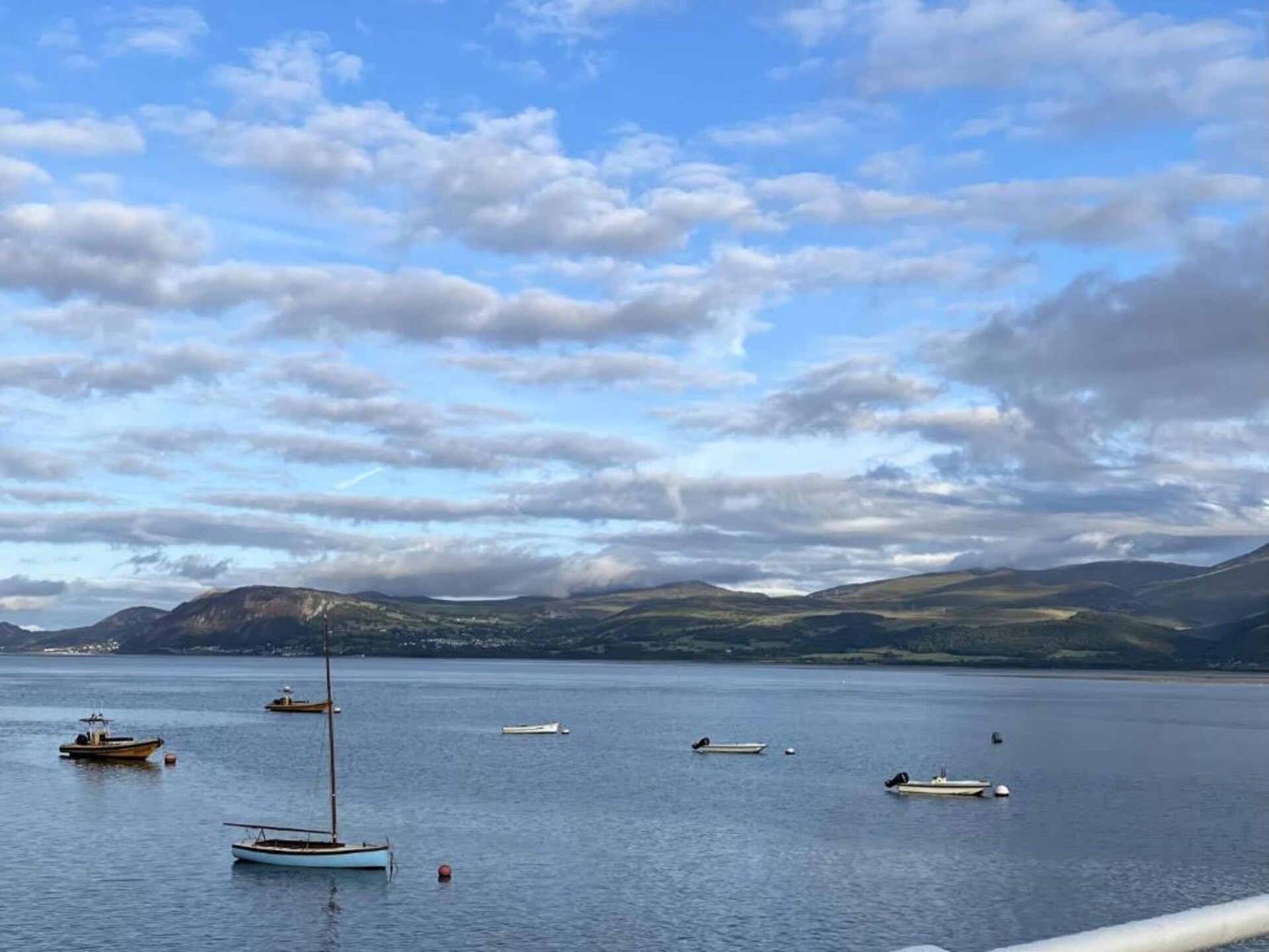 Luxe appartement aan zee in hartje Beaumaris, vlakbij kasteel en Snowdonia - foto 38