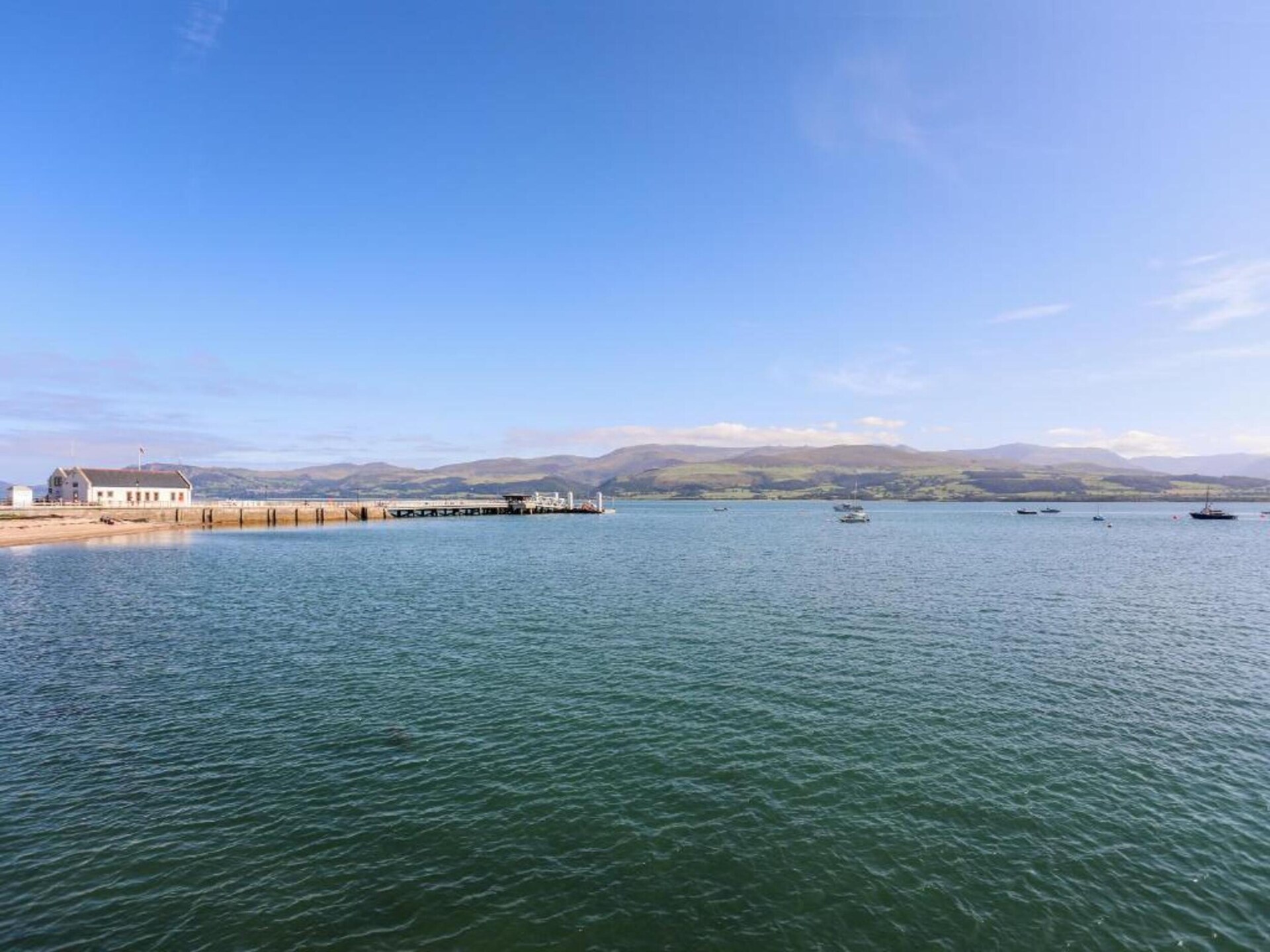 Waters Edge: Luxe kustappartement in Beaumaris met weids uitzicht op zee - foto 16