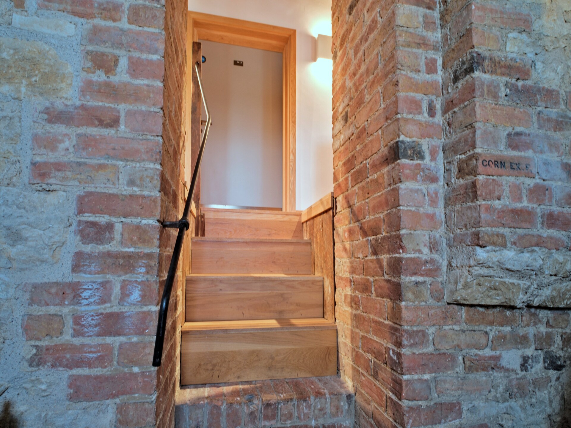 Sfeervol loftappartement in historisch stadhuis aan het marktplein - foto 13