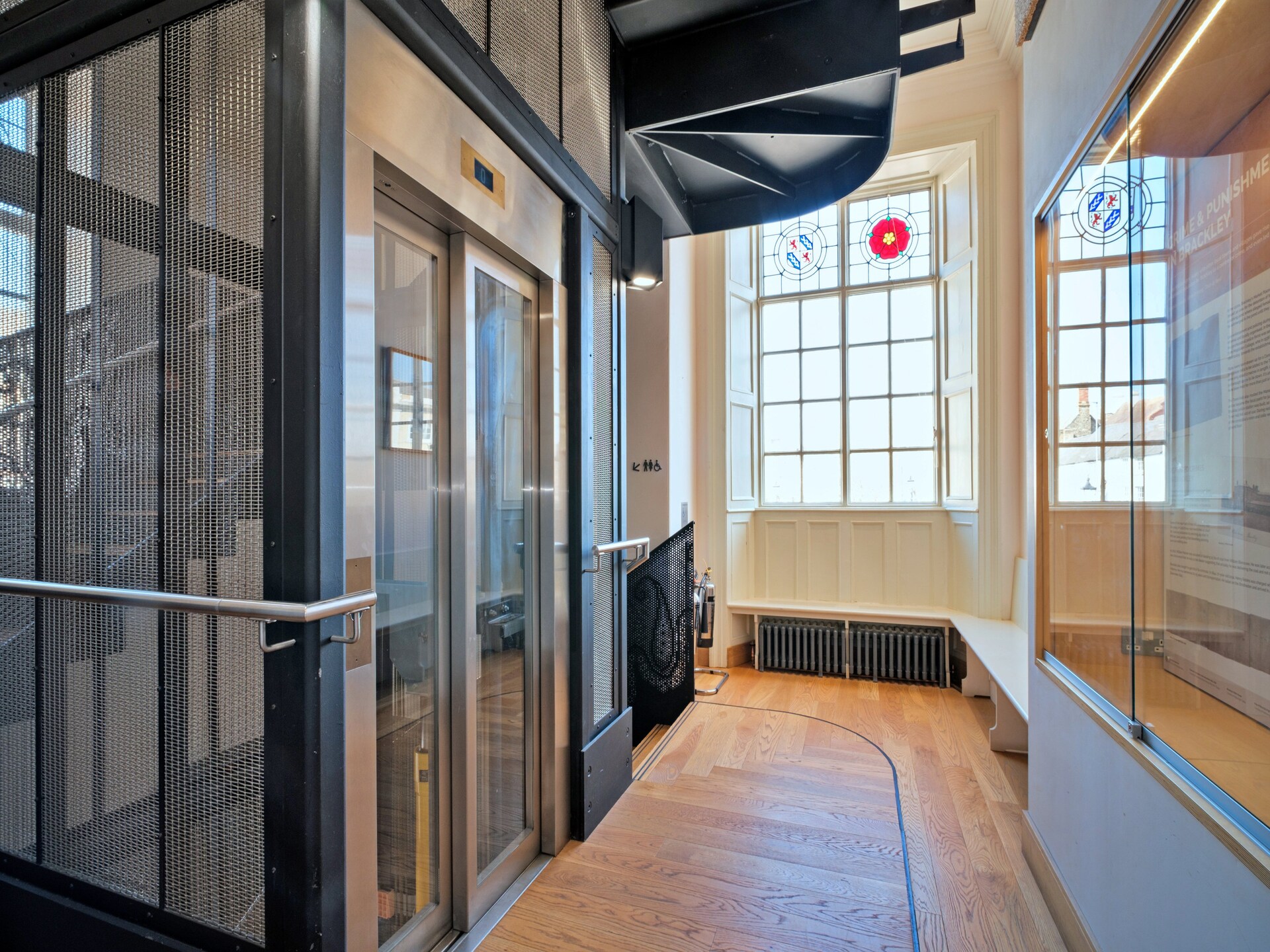 Sfeervol loftappartement in historisch stadhuis aan het marktplein - foto 1