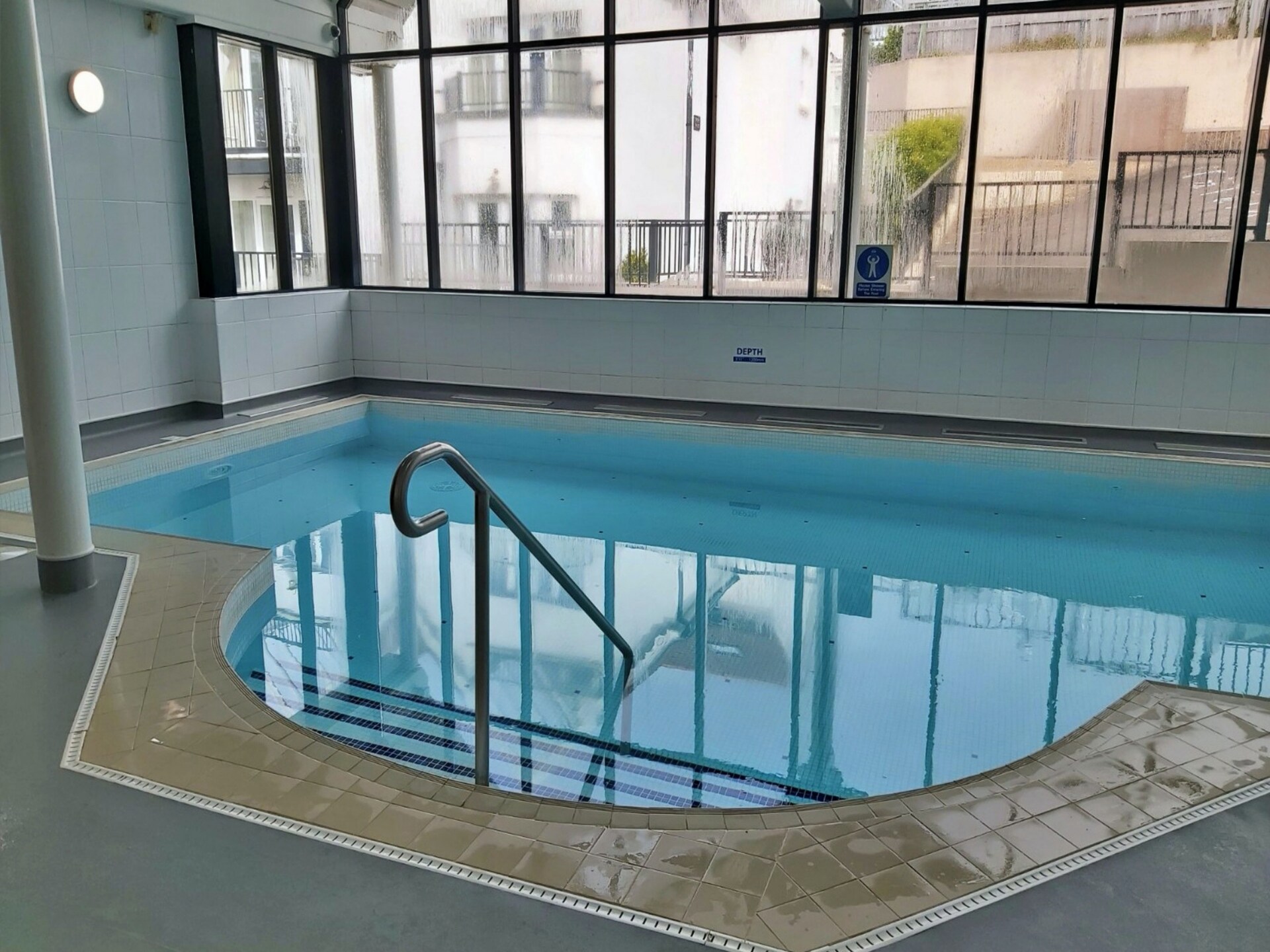 Licht appartement met balkon en zeezicht nabij South Beach in Tenby - foto 8