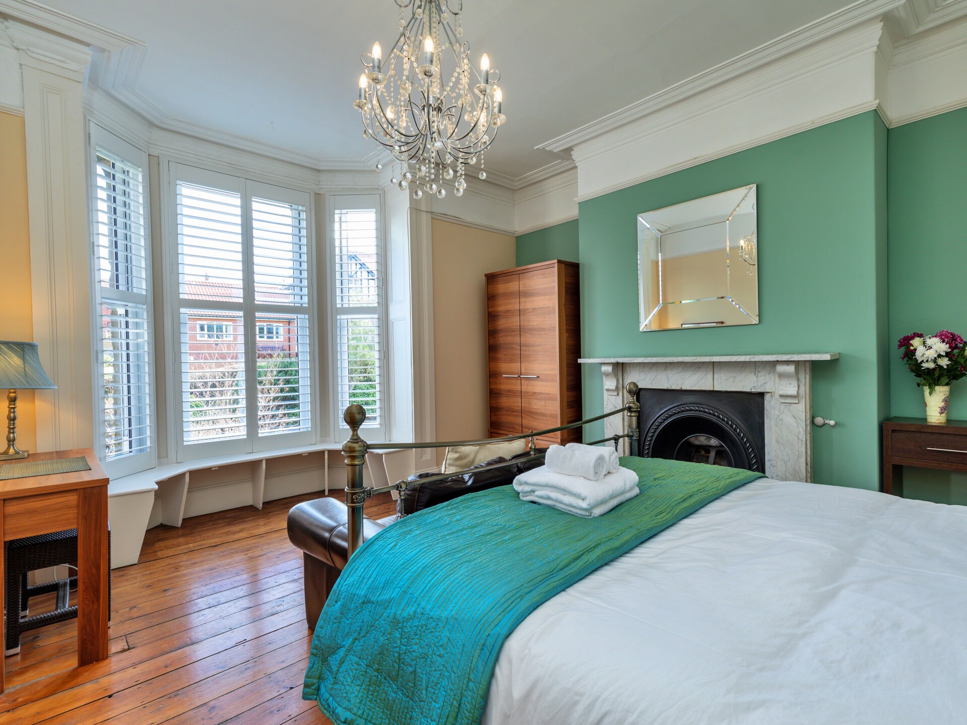 Ruim 5-slaapkamer vakantiehuis in het hart van Whitby, vlakbij zee - foto 16