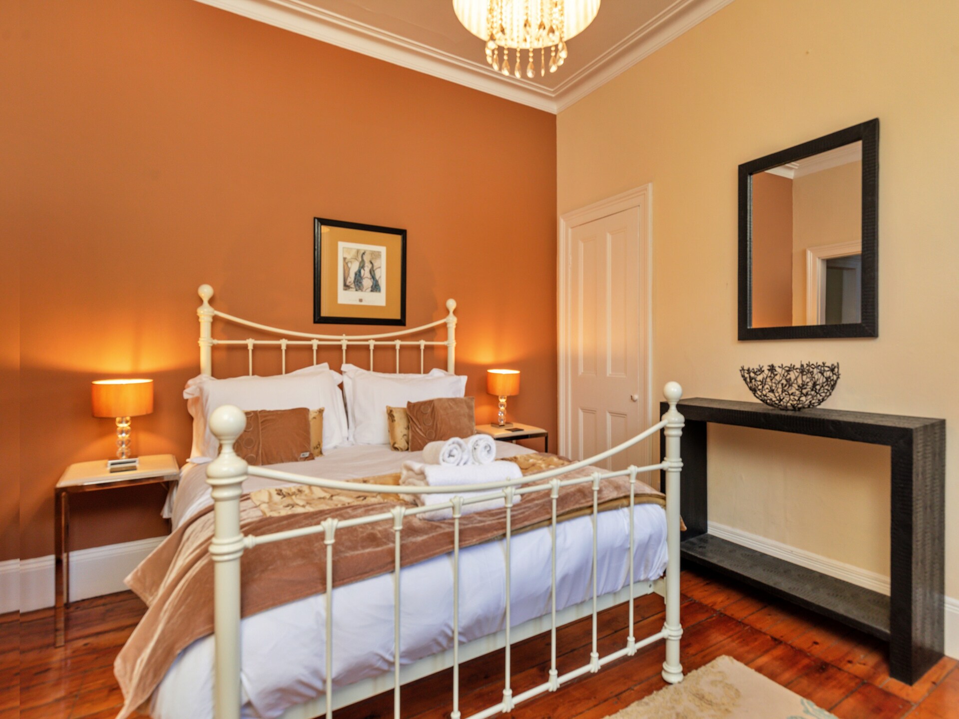 Ruim 5-slaapkamer vakantiehuis in het hart van Whitby, vlakbij zee - foto 5