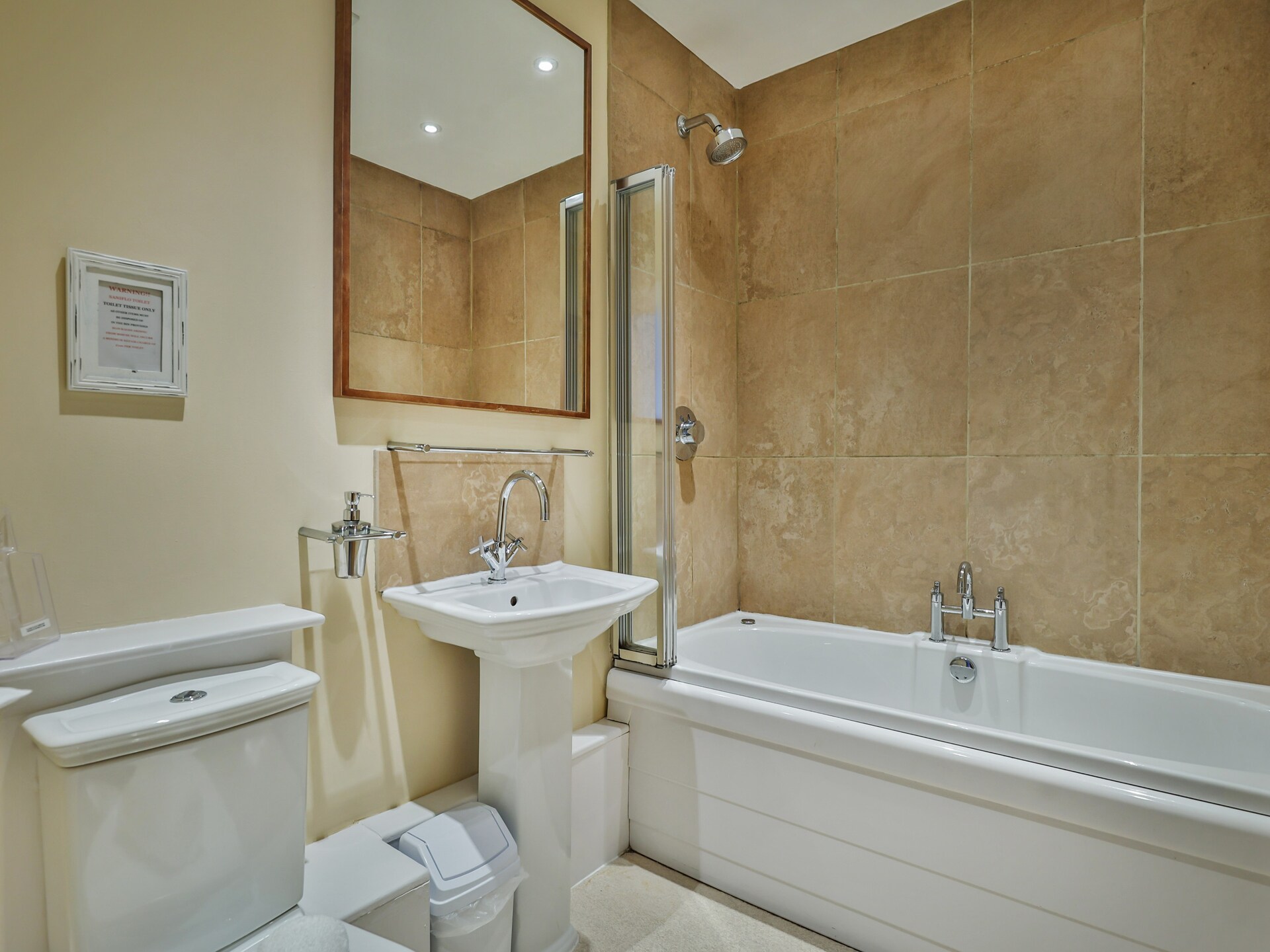 Ruim 5-slaapkamer vakantiehuis in het hart van Whitby, vlakbij zee - foto 27