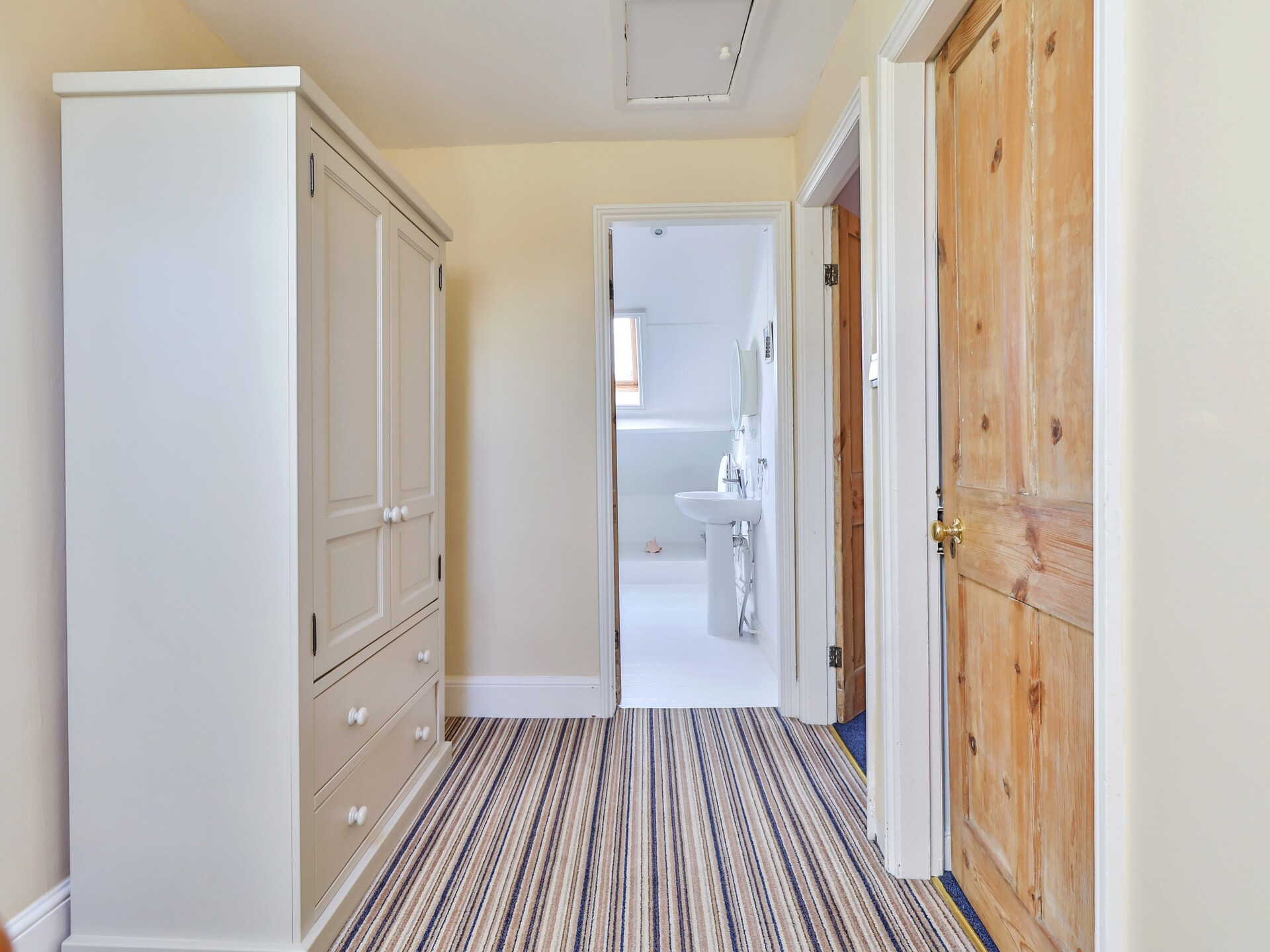 Ruim 5-slaapkamer vakantiehuis in het hart van Whitby, vlakbij zee - foto 31