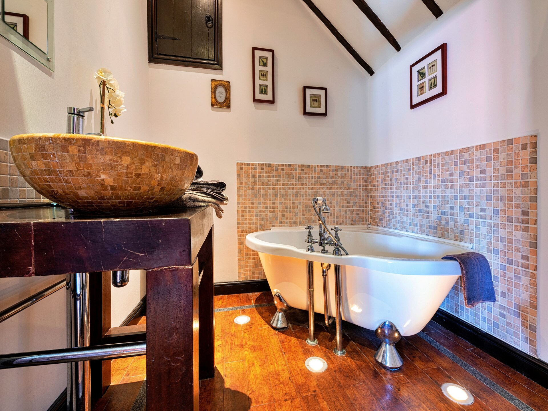 The Hayloft: Romantisch appartement met hemelbed nabij Newark en Lincoln - foto 12
