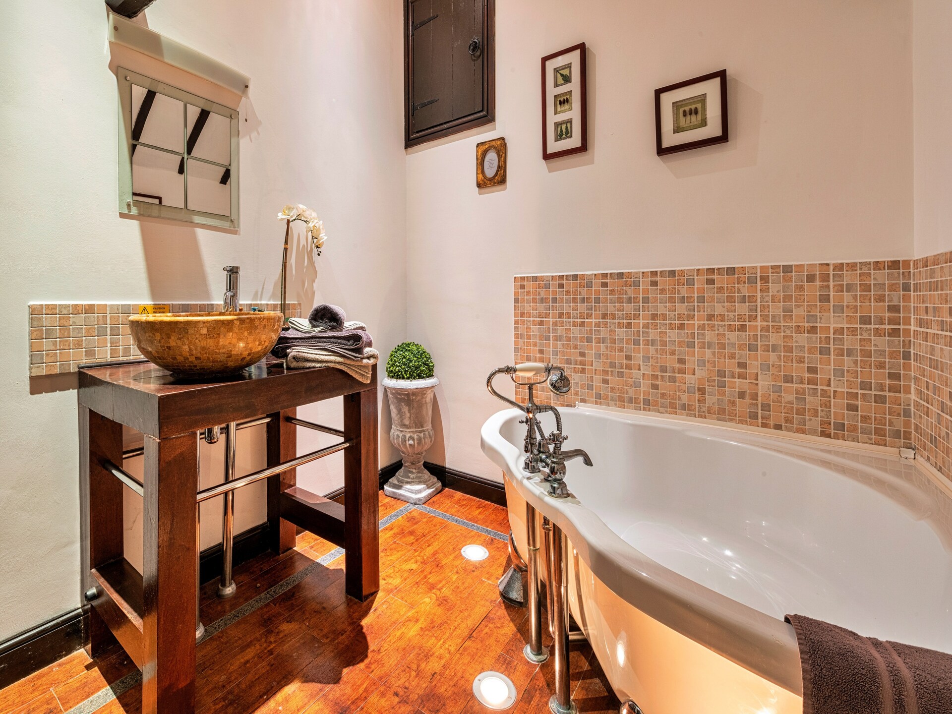The Hayloft: Romantisch appartement met hemelbed nabij Newark en Lincoln - foto 11
