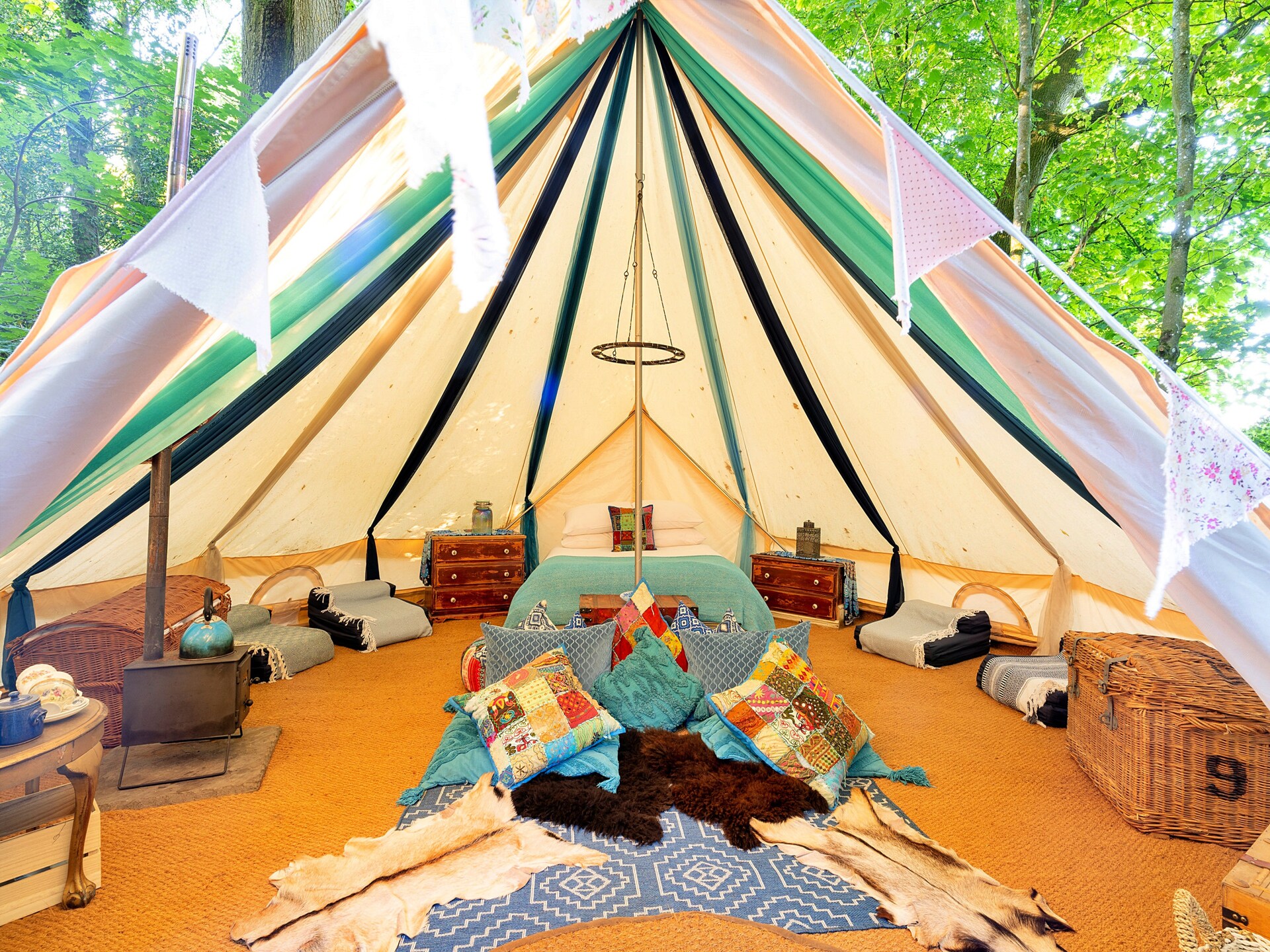Magische Bell Tent in privébos bij Newbury – 6 personen - foto 8