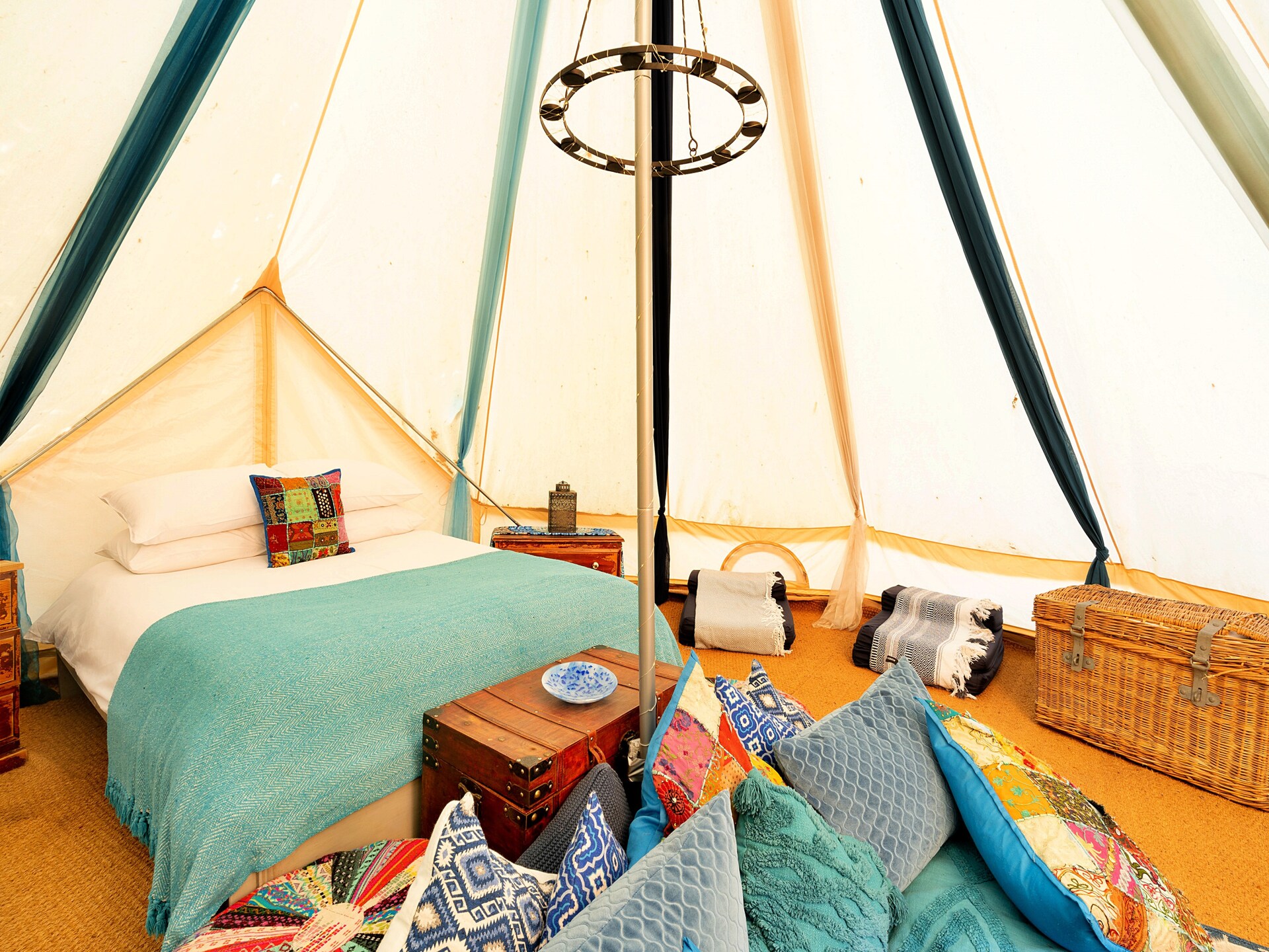 Magische Bell Tent in privébos bij Newbury – 6 personen - foto 4