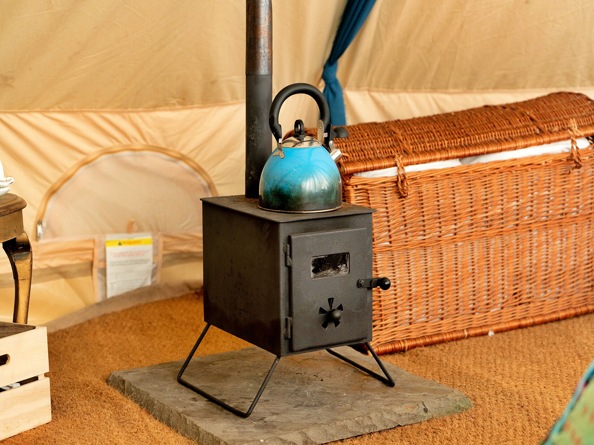 Magische Bell Tent in privébos bij Newbury – 6 personen - foto 3